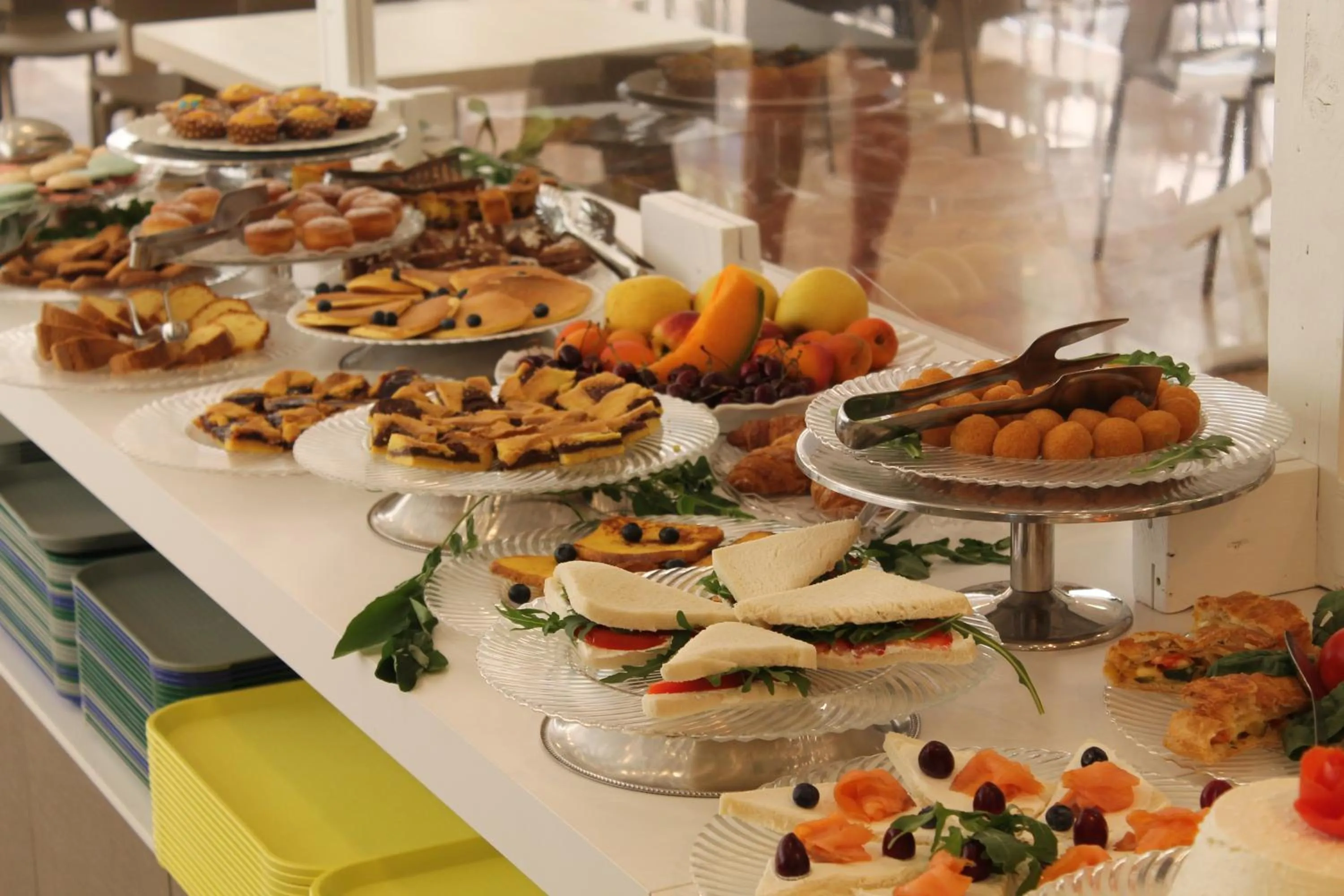 Food and drinks in Hotel Vernel