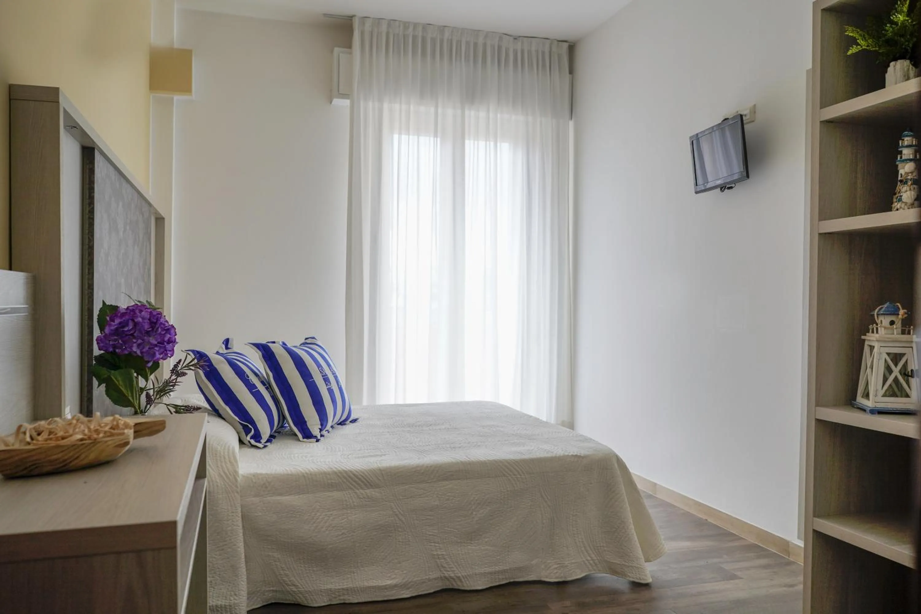 Photo of the whole room, Bed in Hotel Vernel