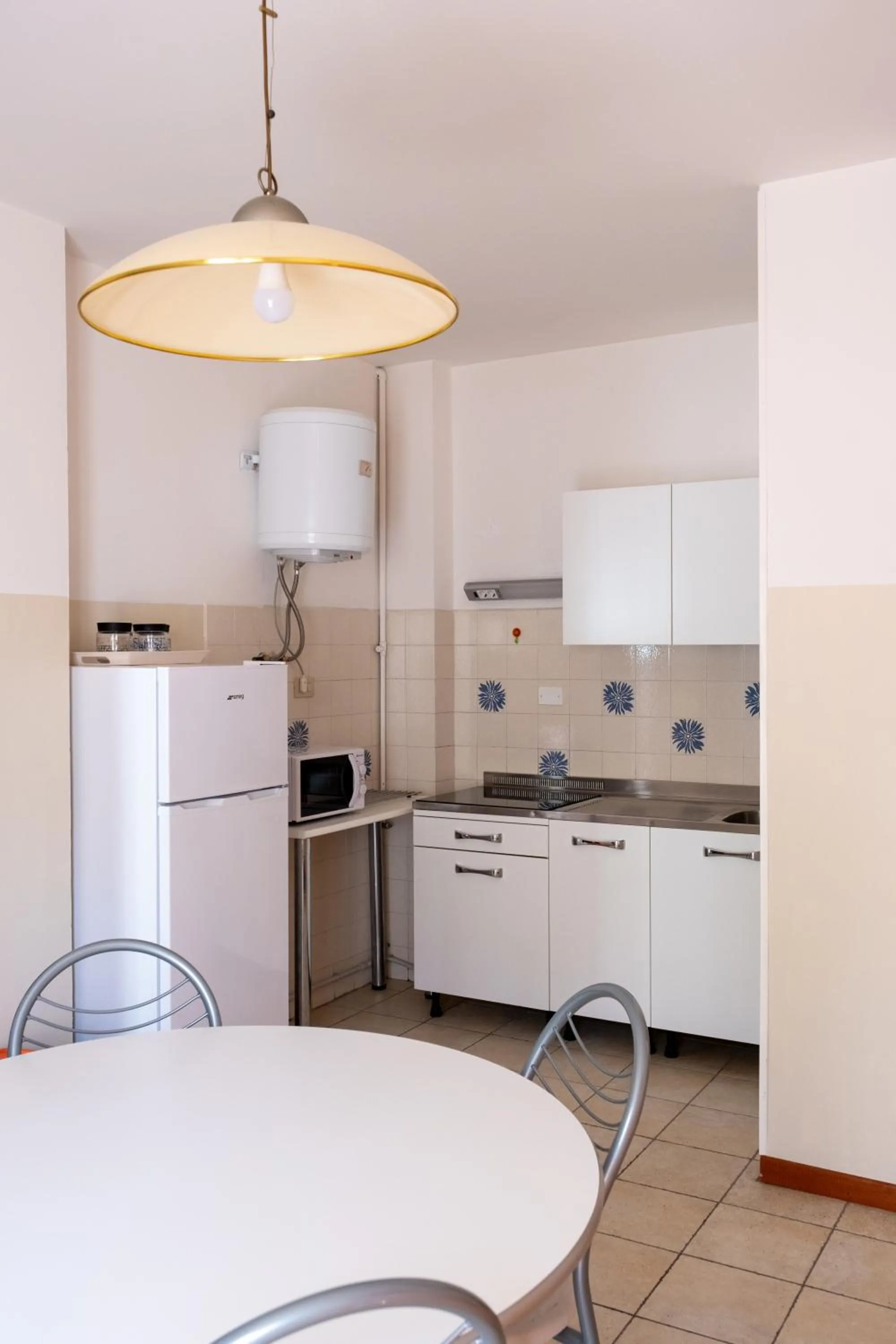 Kitchen or kitchenette in Aurora Residence