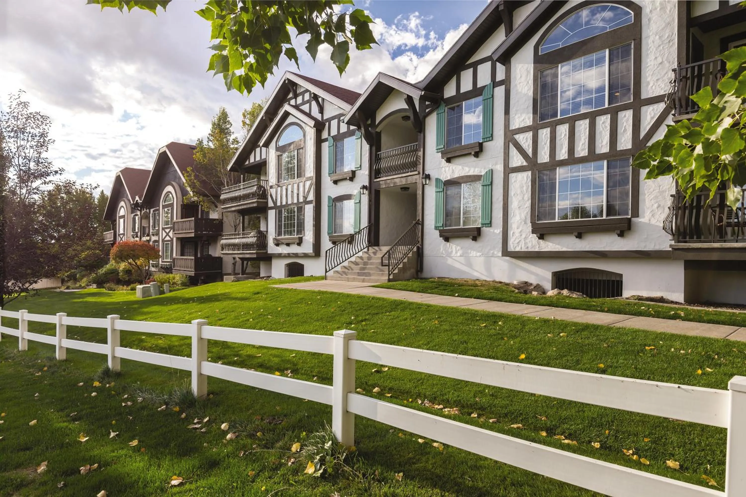 Property building in WorldMark Midway