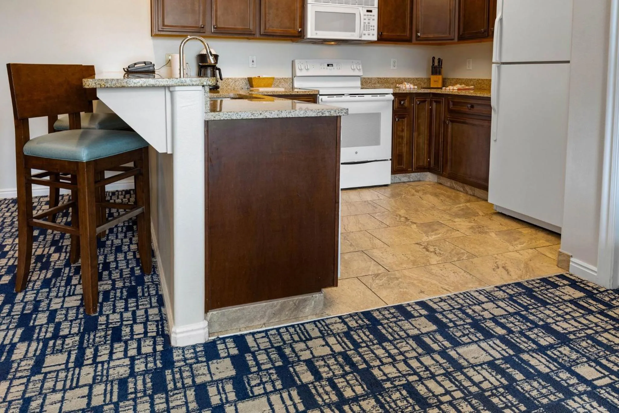 Restaurant/places to eat in WorldMark Midway