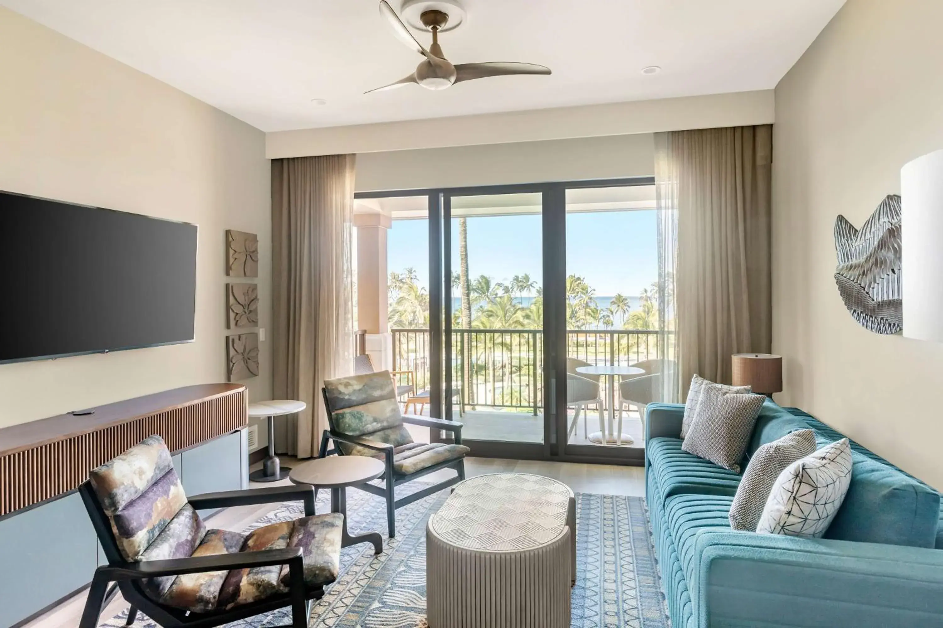 One-Bedroom Premier Penthouse Suite with Ocean View in Hilton Grand Vacations Club Maui Bay Villas One-Bedroom Premier Penthouse Suite with Ocean View in Hilton Grand Vacations Club Maui Bay Villas