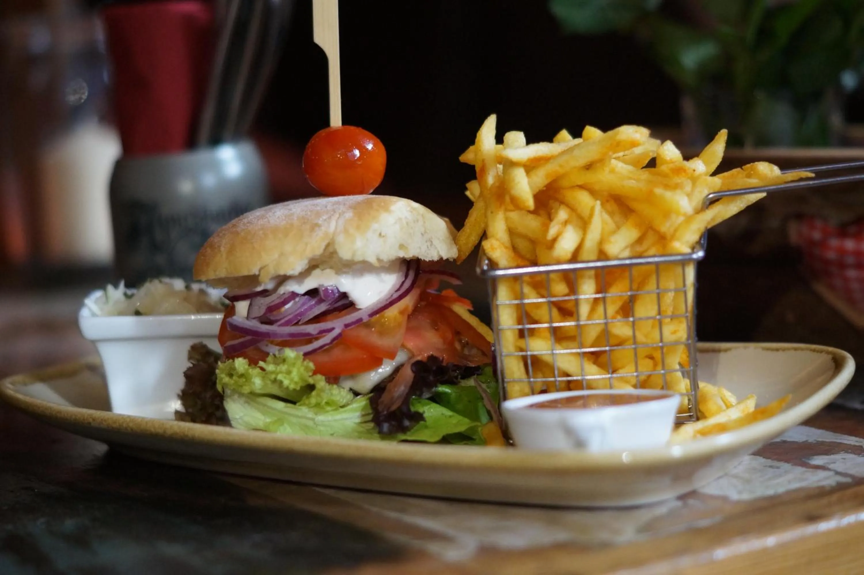 Restaurant/places to eat in Muggel Apartments
