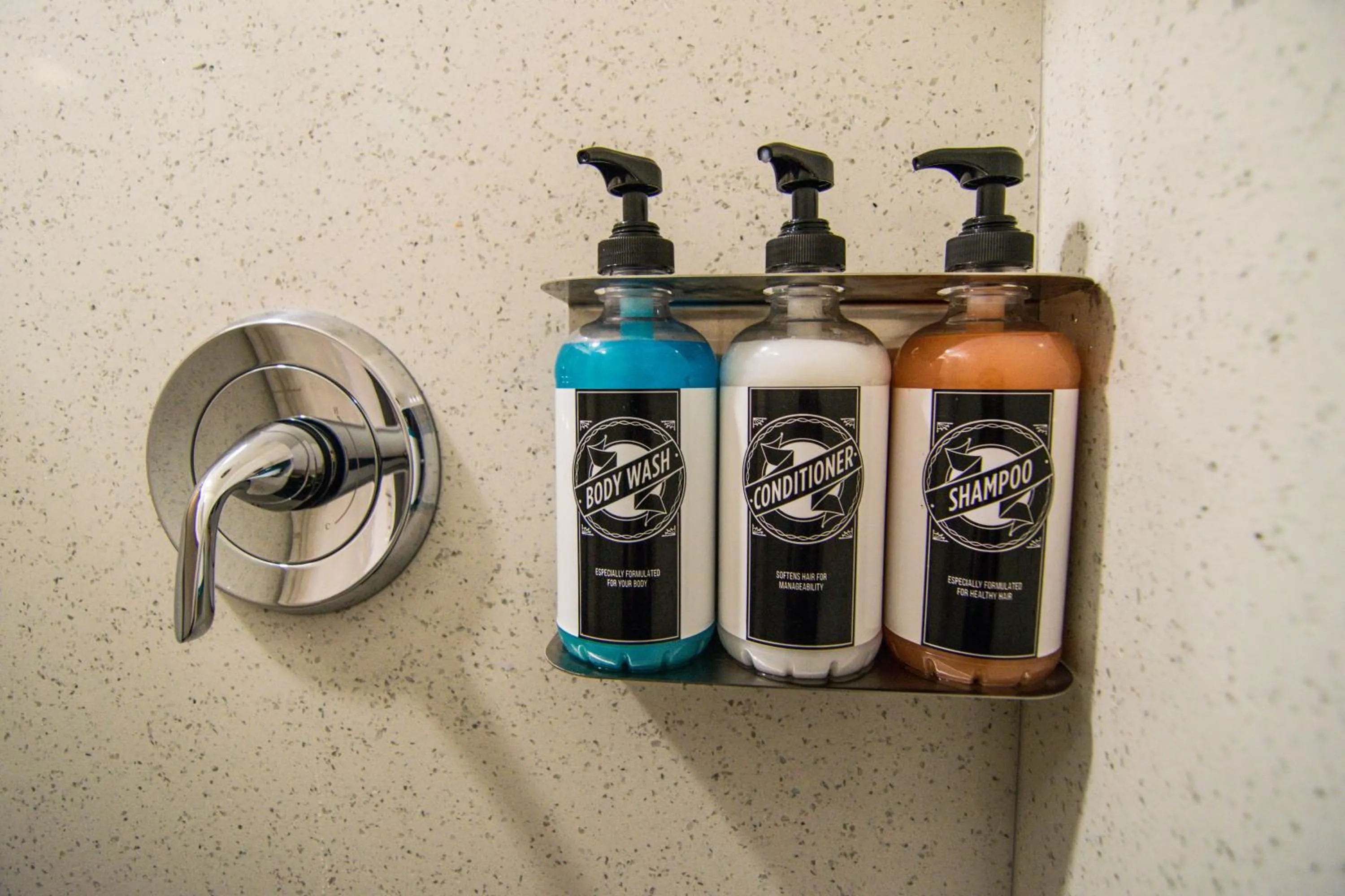 Shower in The Bartlett Hotel and Guesthouse