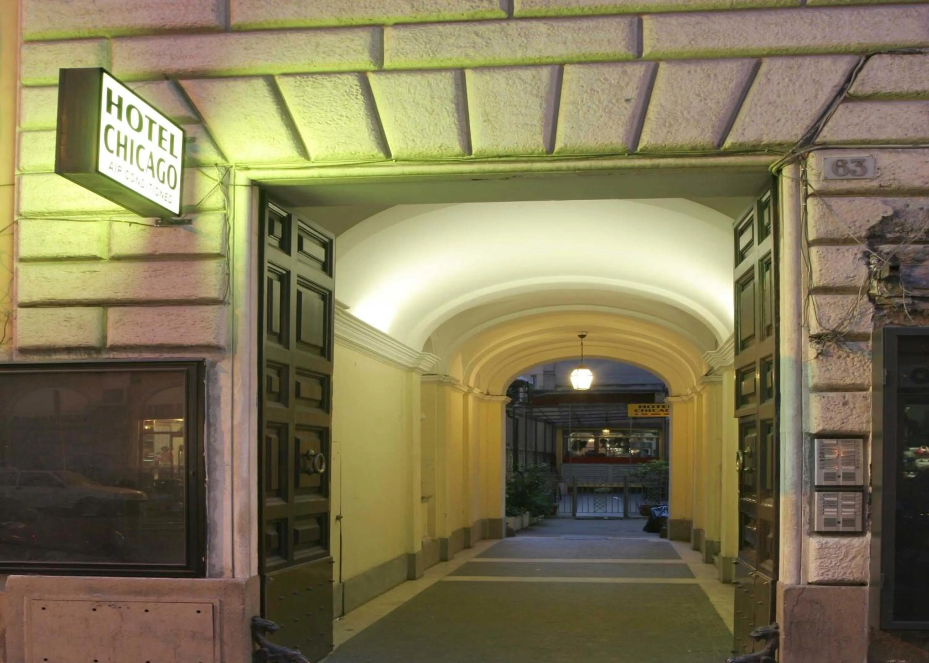 Facade/entrance in Hotel Chicago