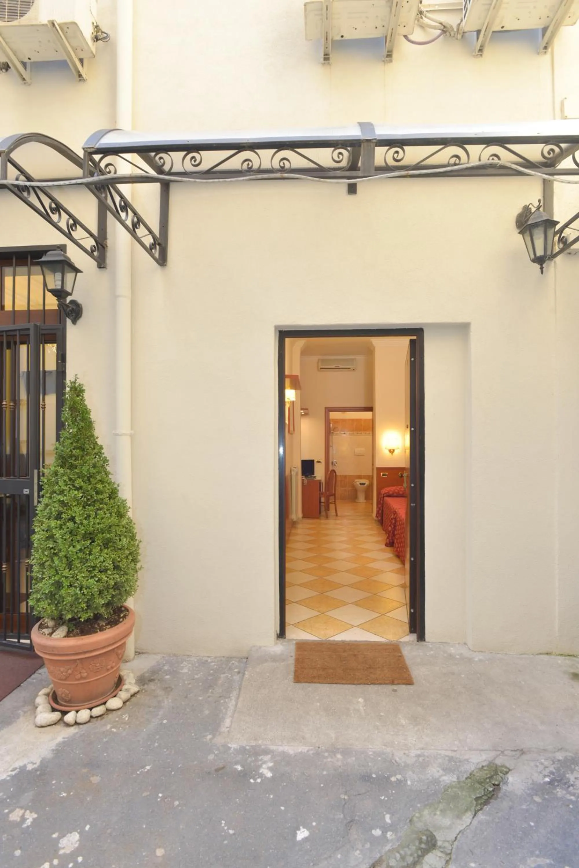 Facade/entrance in Hotel Chicago