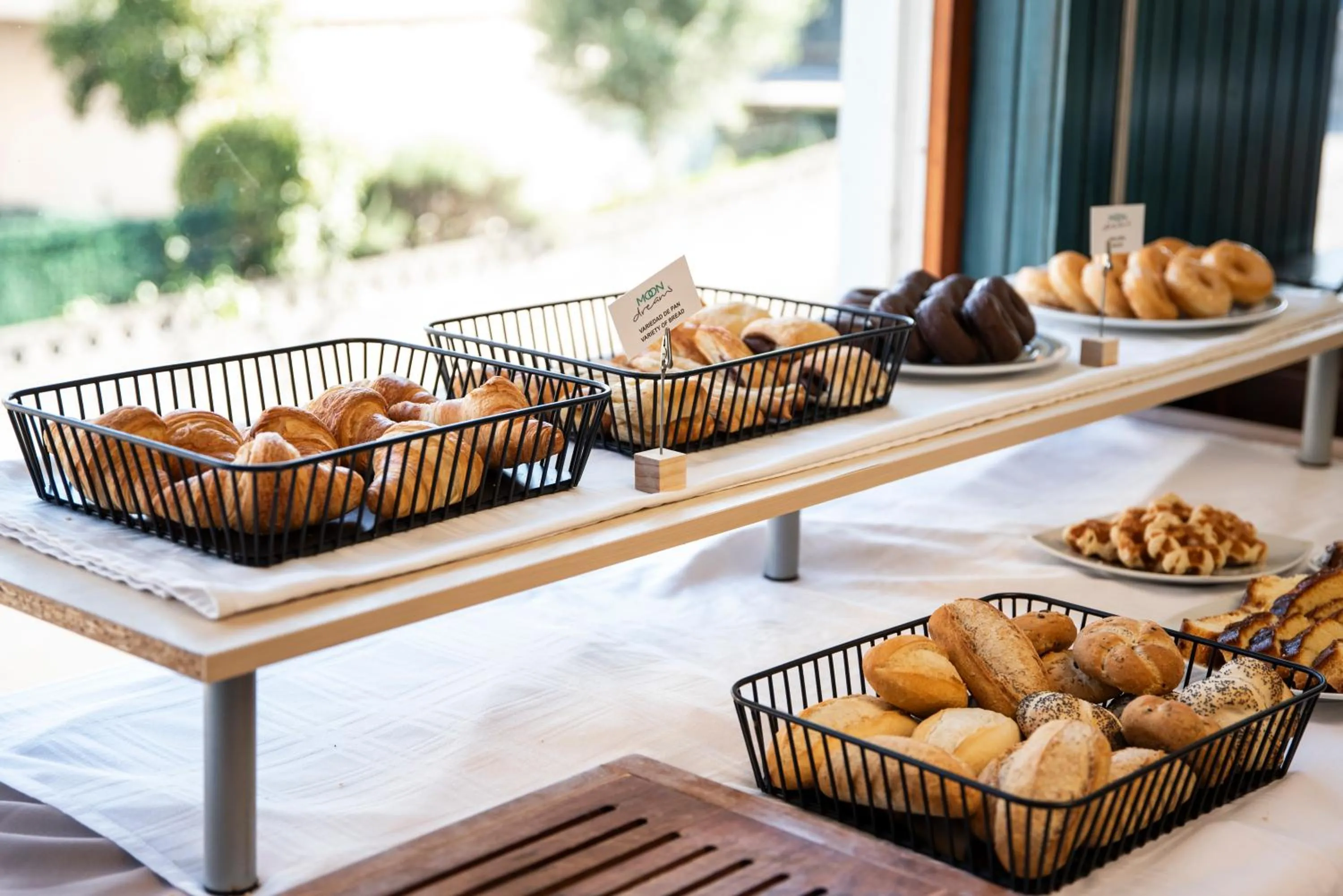 Breakfast in Moon Dreams Noja