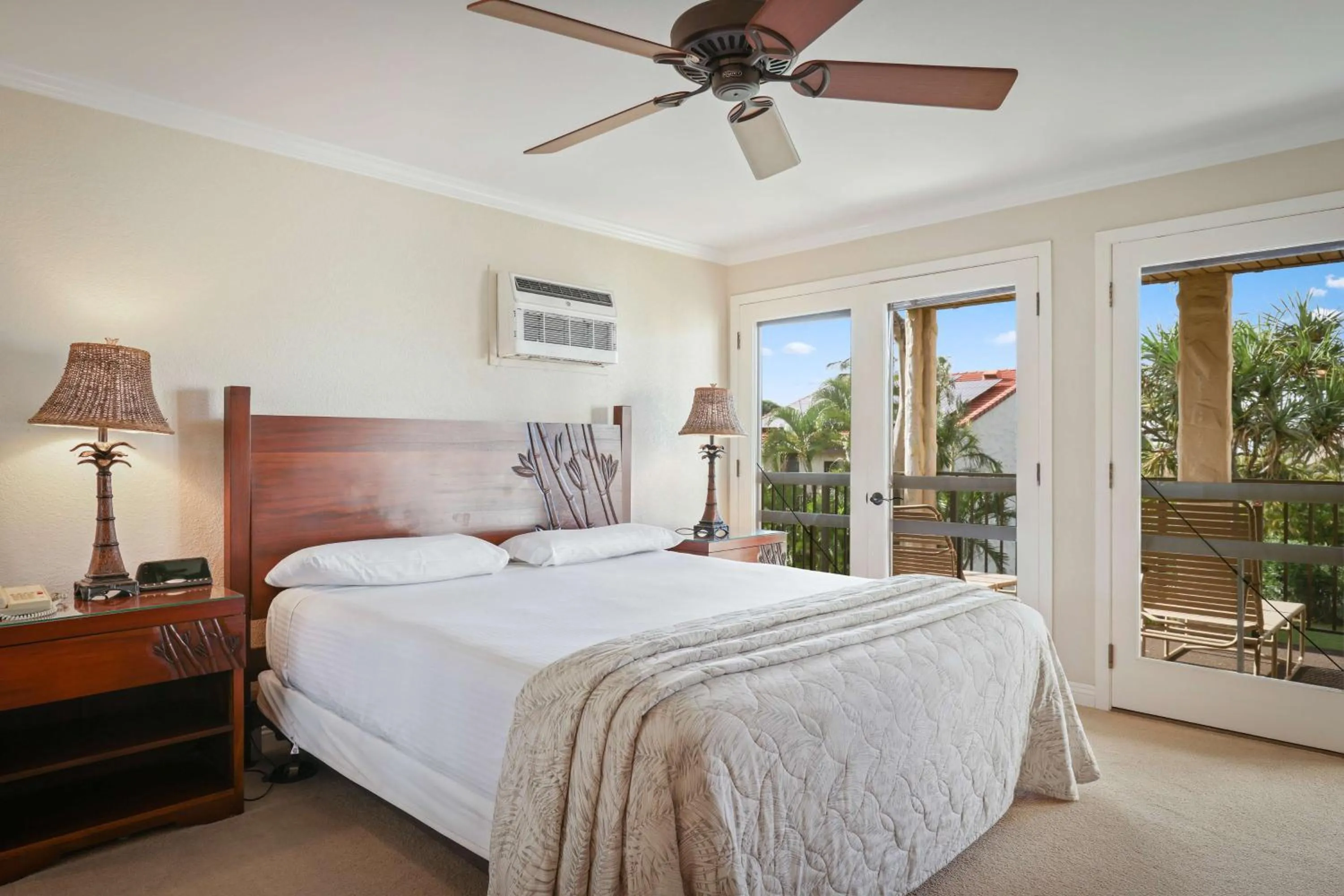 Bed in Aston Maui Hill