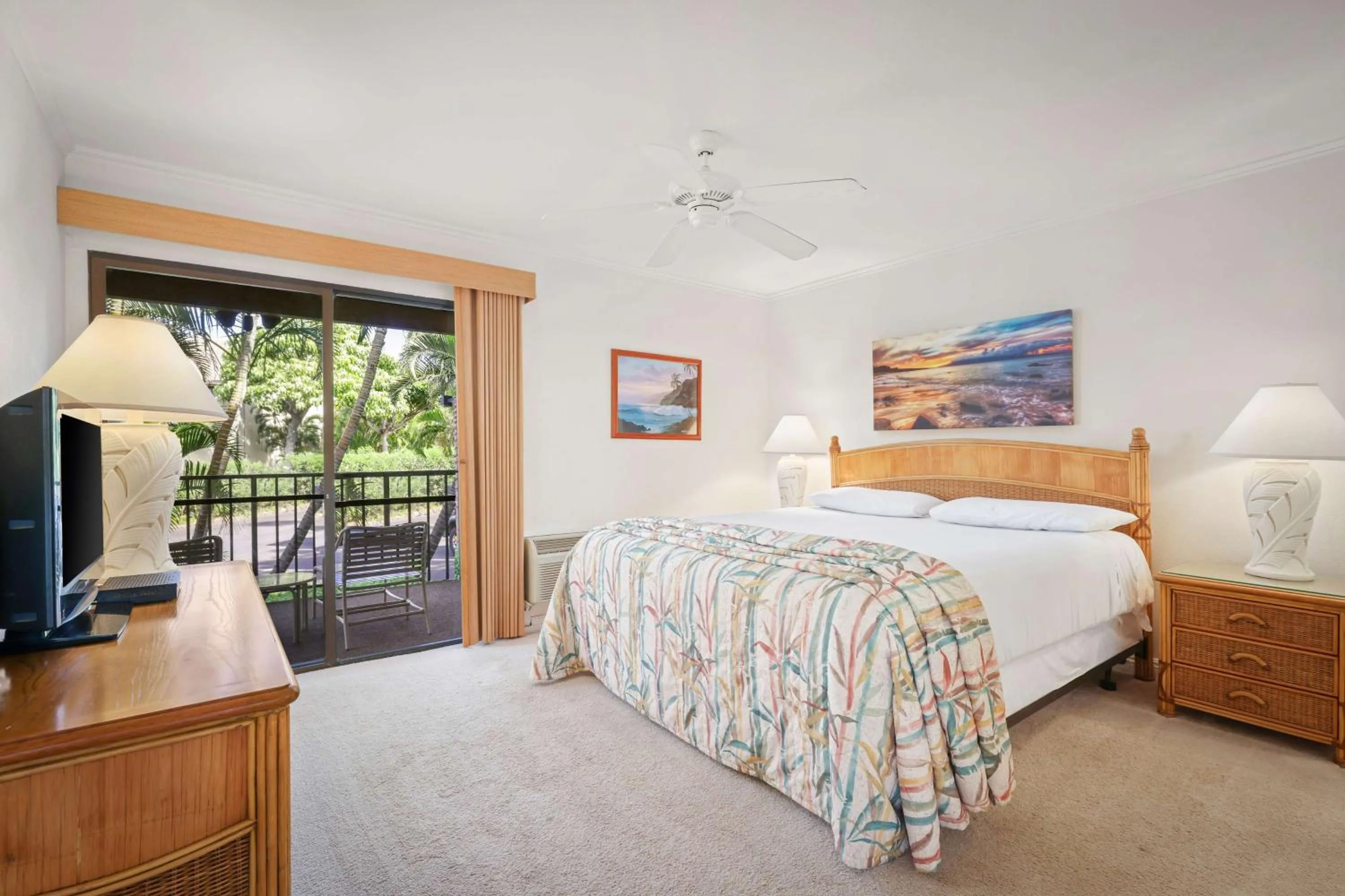 Bed in Aston Maui Hill