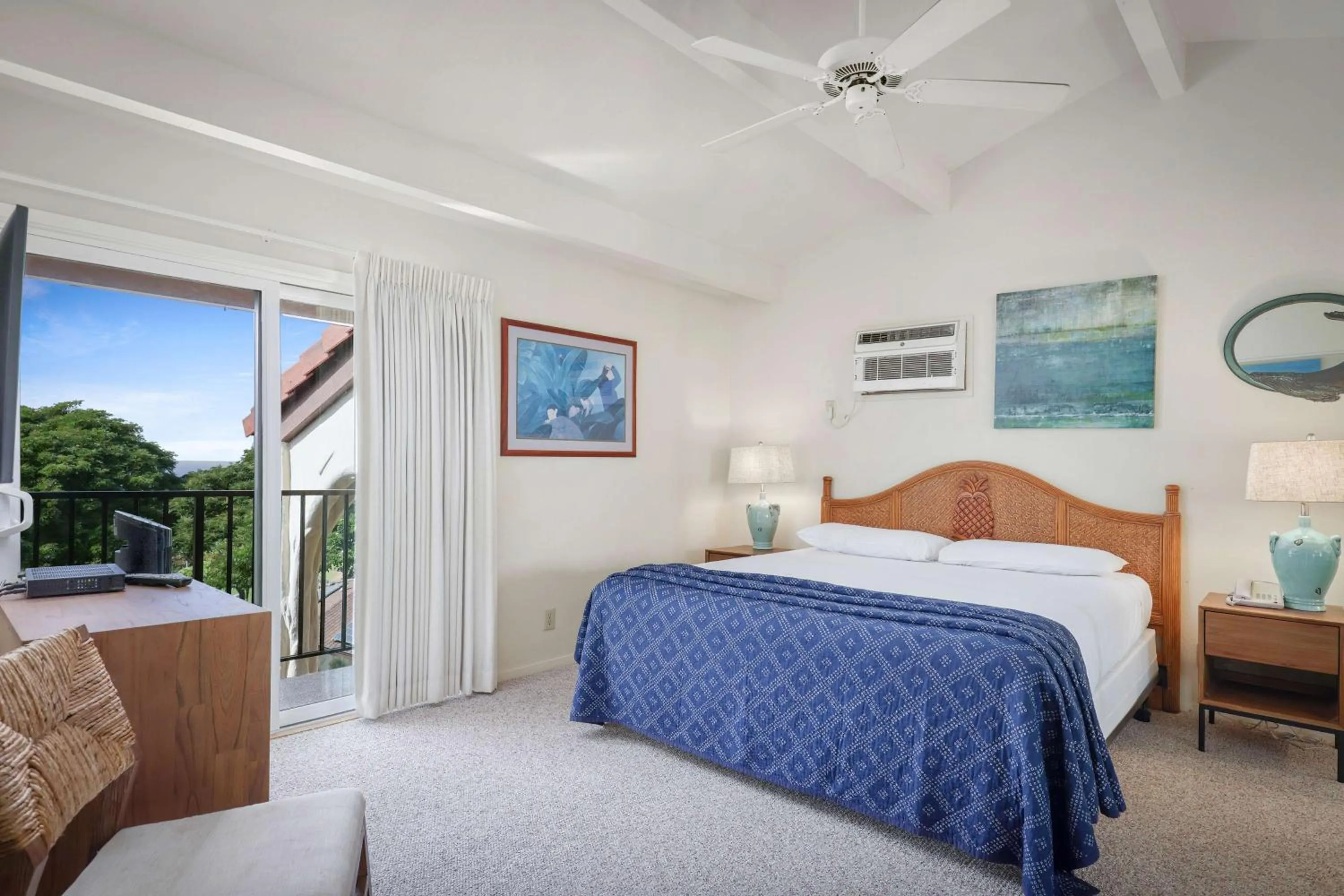 Bed in Aston Maui Hill