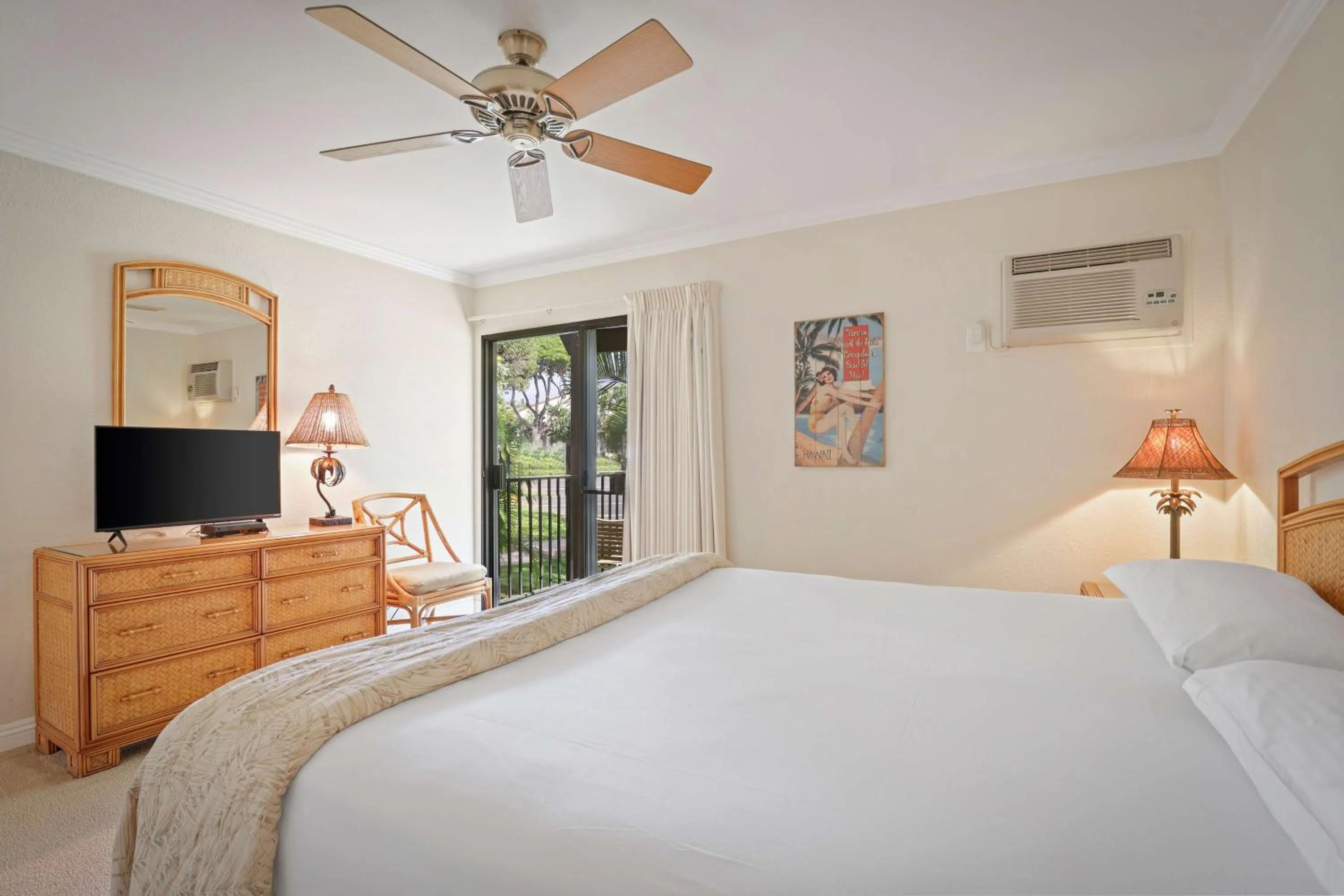 Bed in Aston Maui Hill