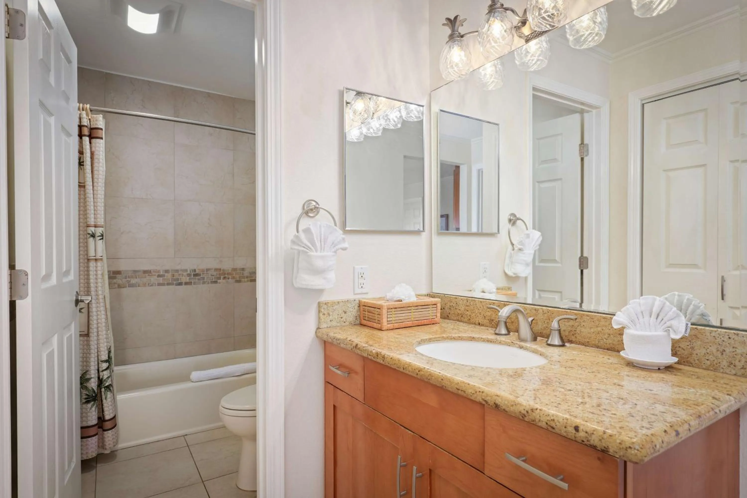 Shower in Aston Maui Hill