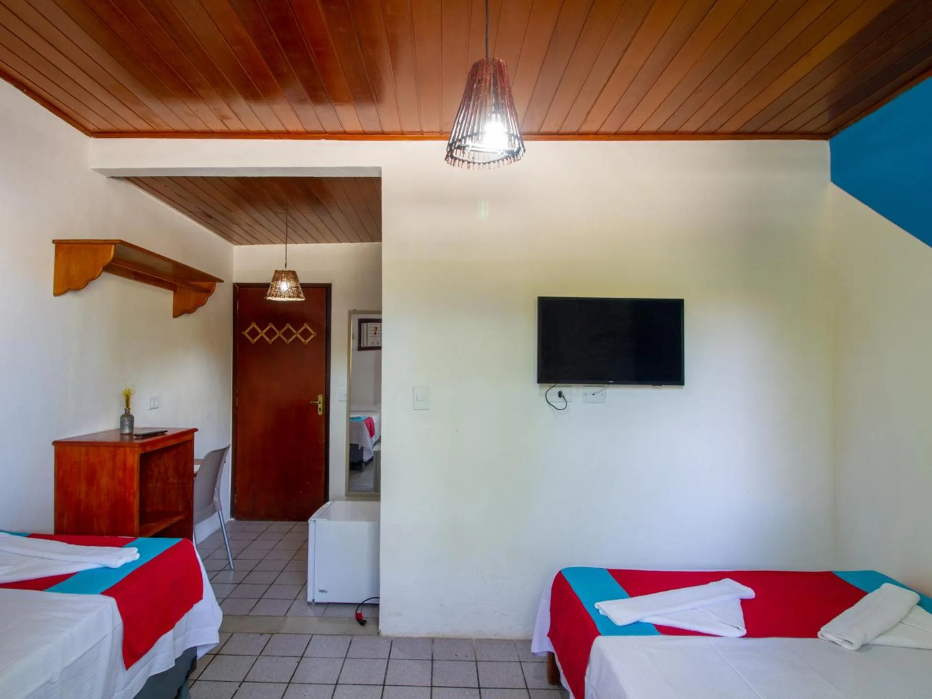 Photo of the whole room, Bed in Pousada Hibiscus