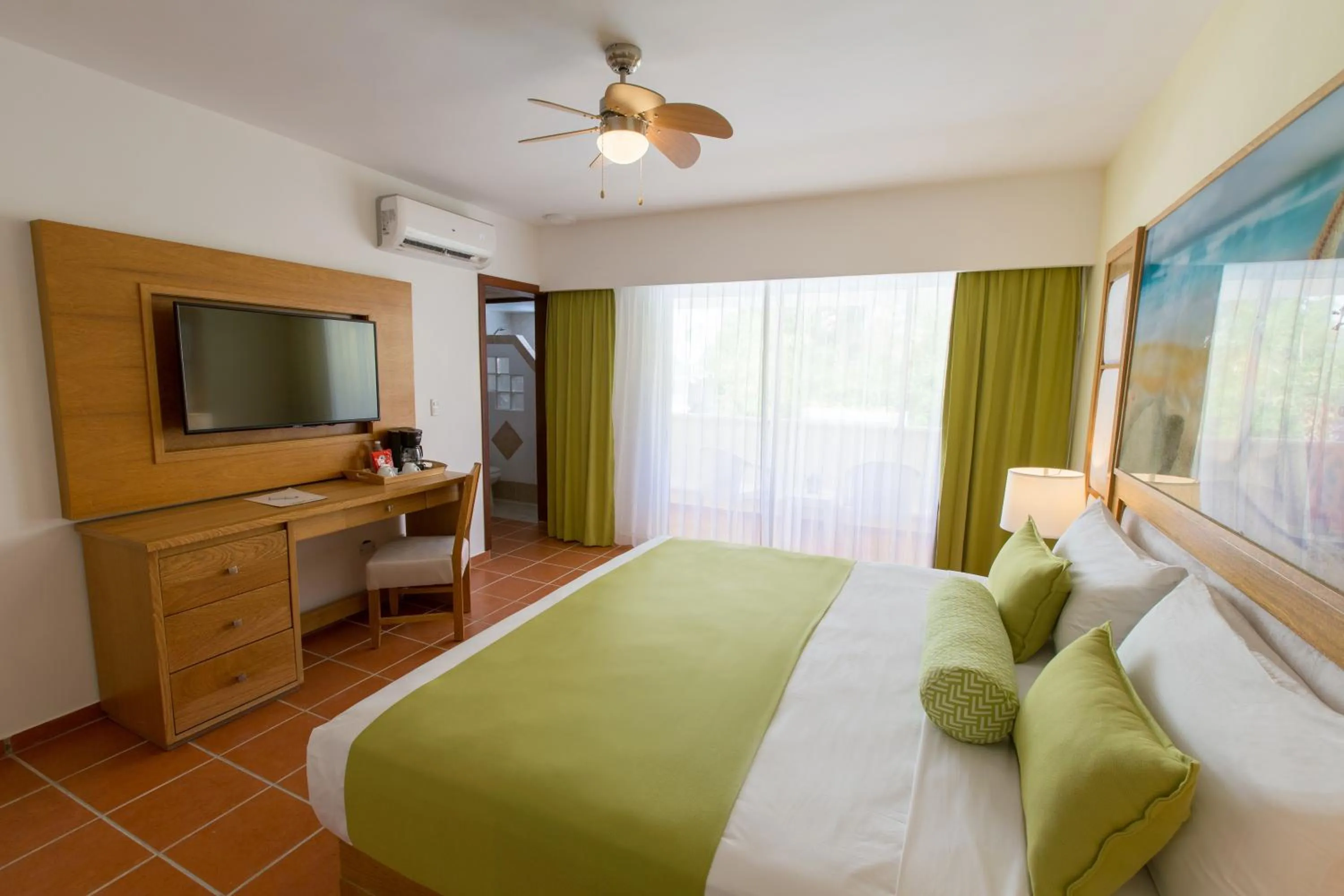 TV and multimedia, Bed in Hotel whala!bávaro - All Inclusive