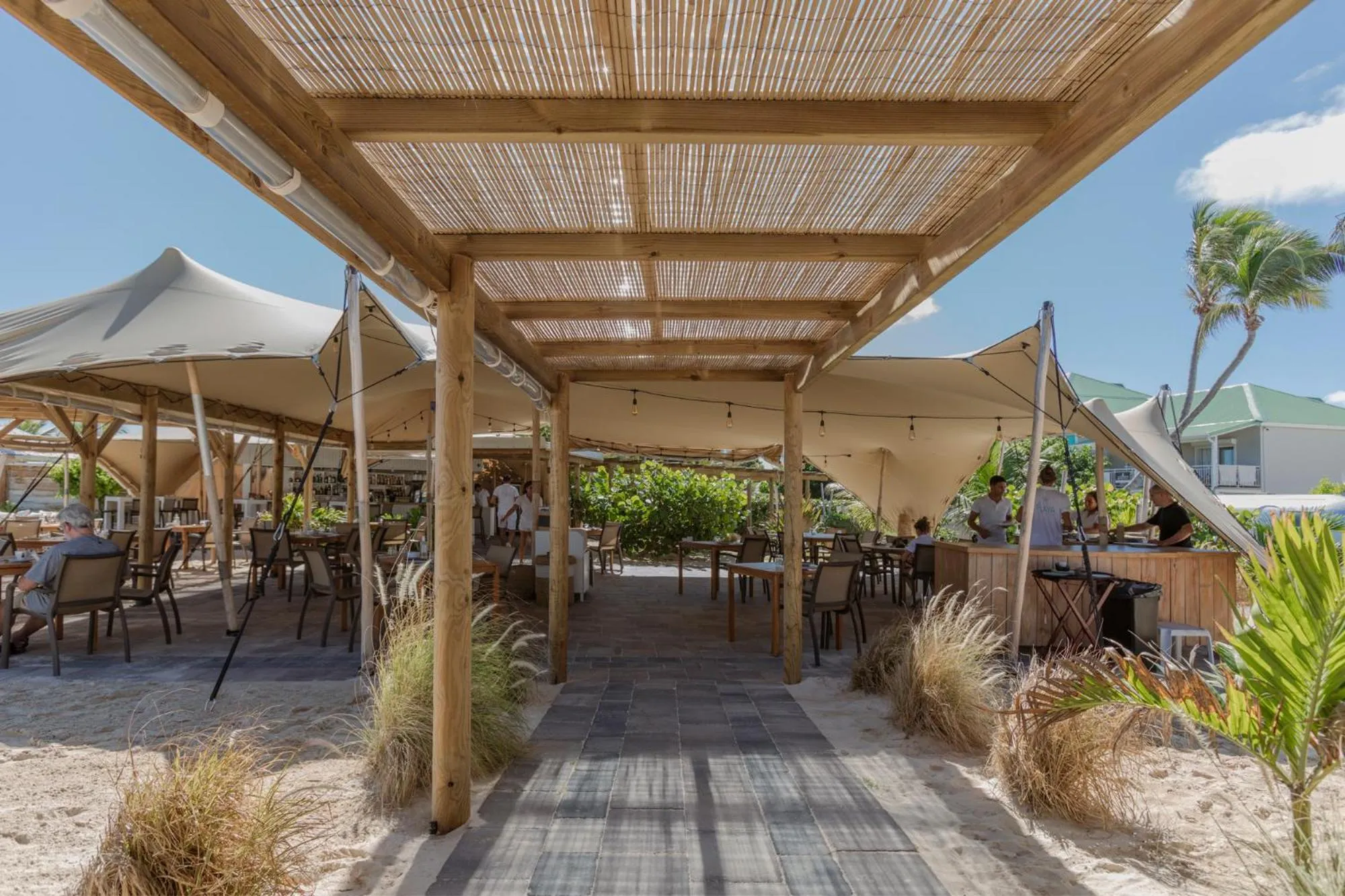 Restaurant/places to eat in La Playa Orient Bay