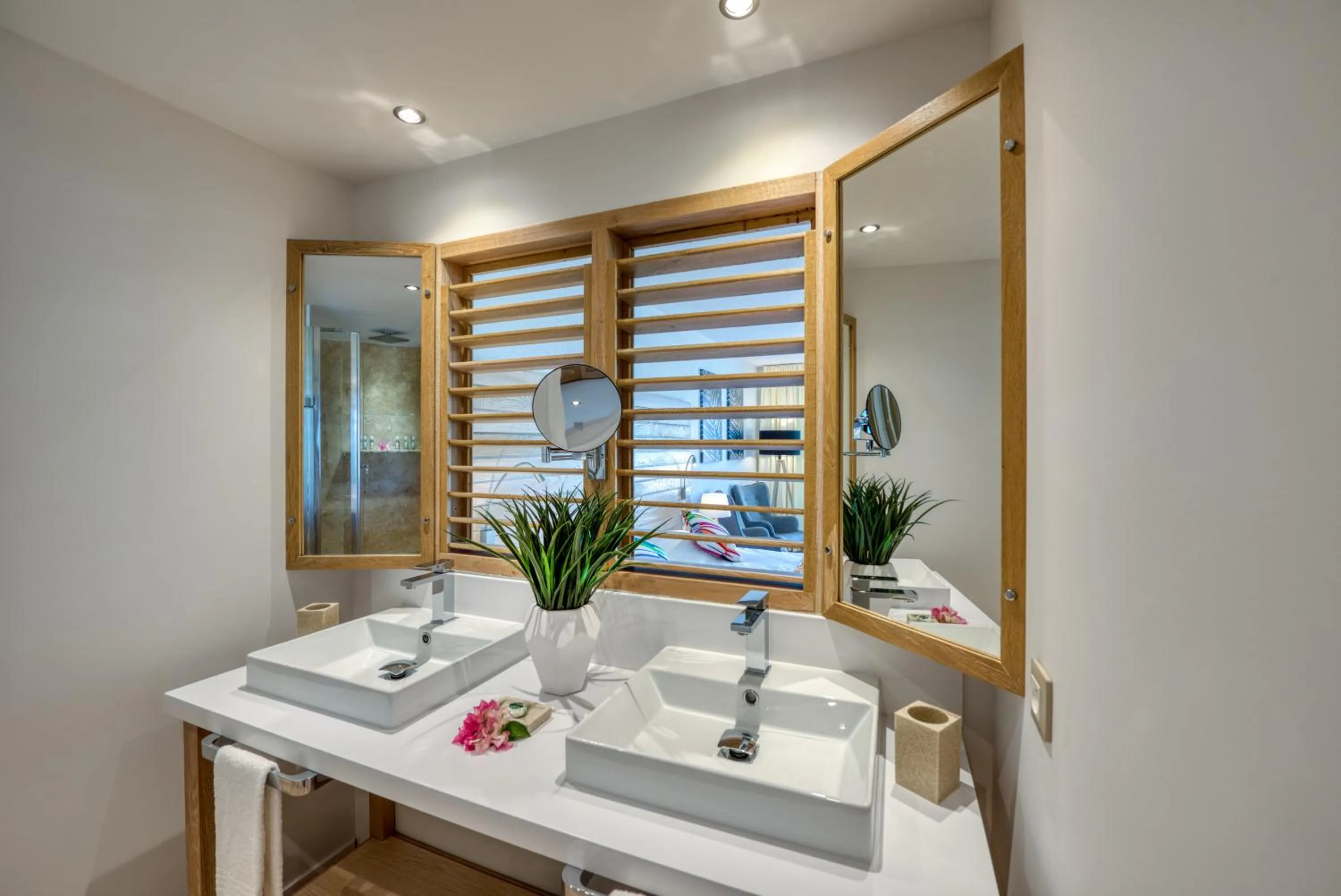 Bathroom in La Playa Orient Bay