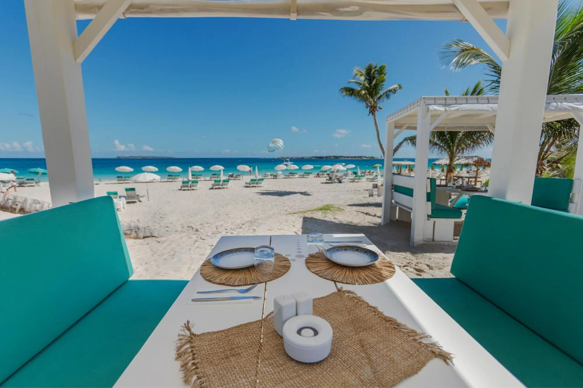 Restaurant/places to eat in La Playa Orient Bay