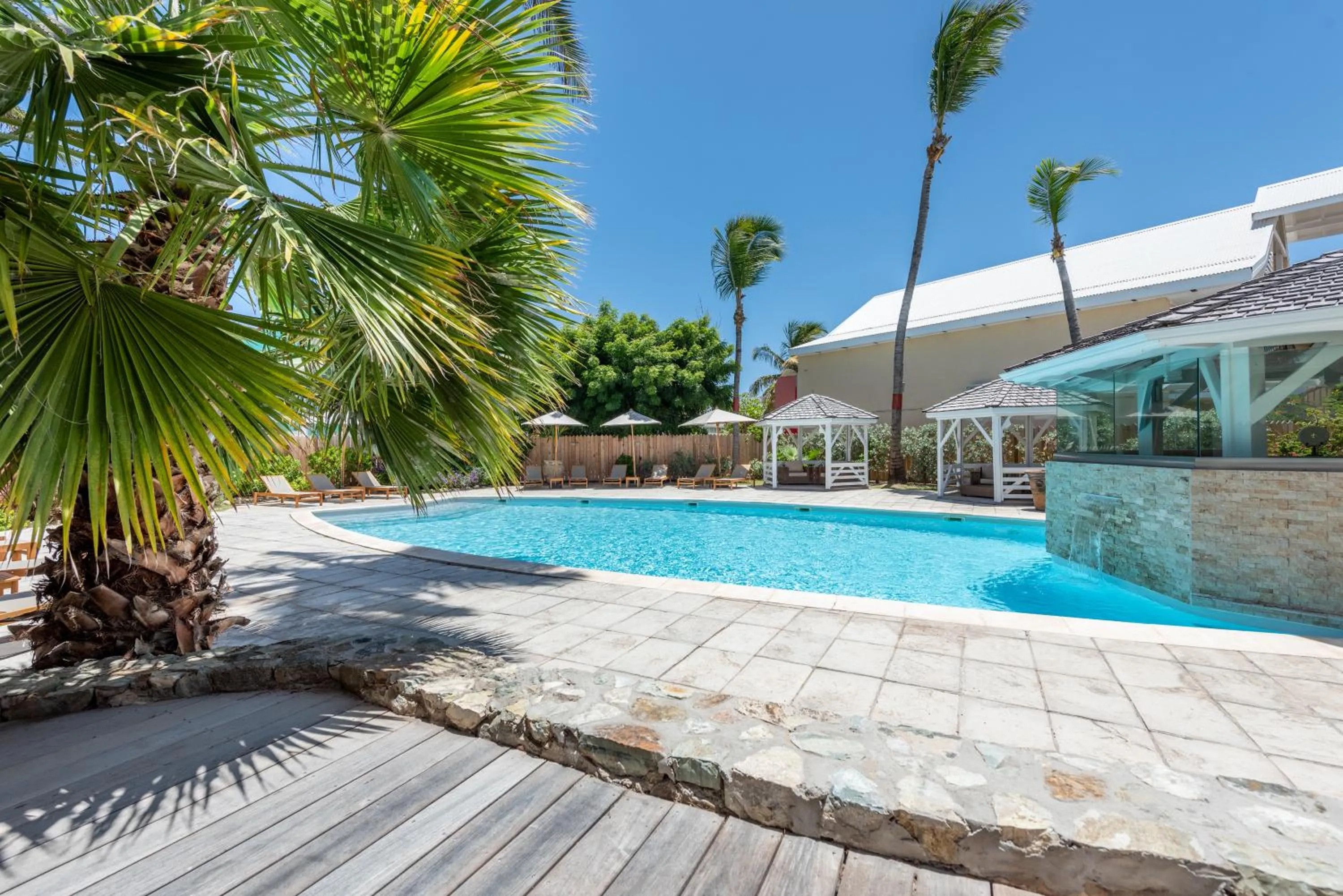 Property building in La Playa Orient Bay