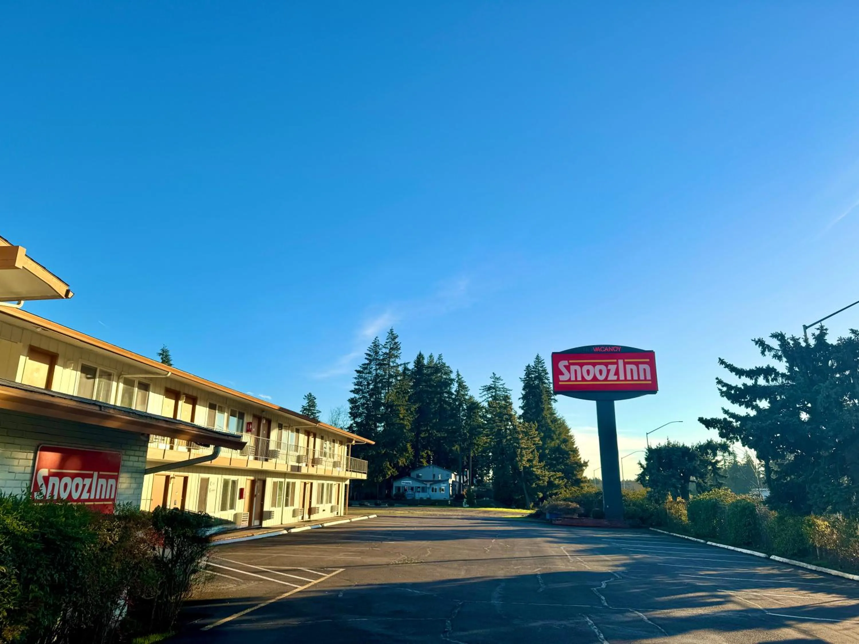 Property building in Snooz Inn