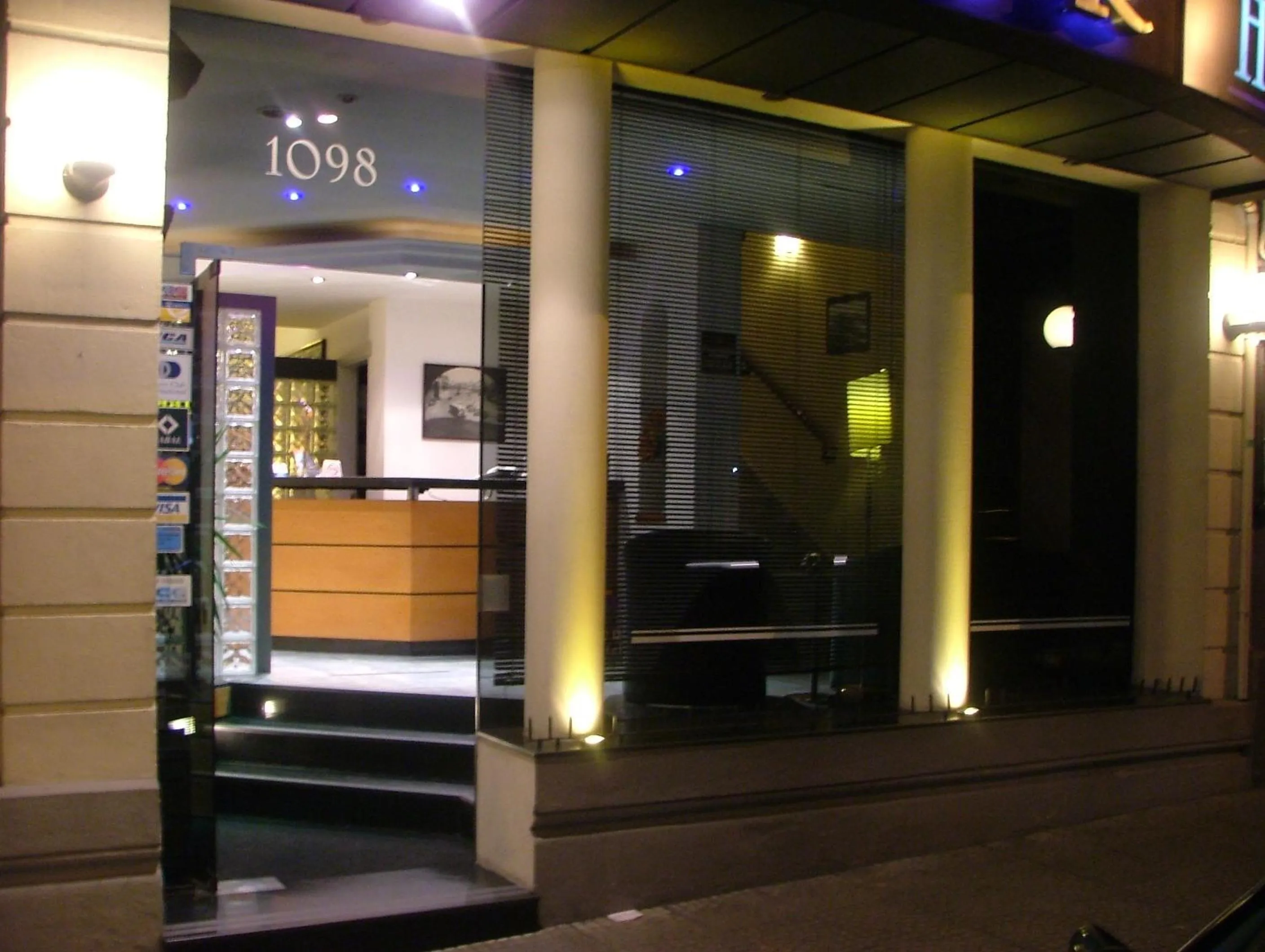 Facade/entrance in Sur Hotel