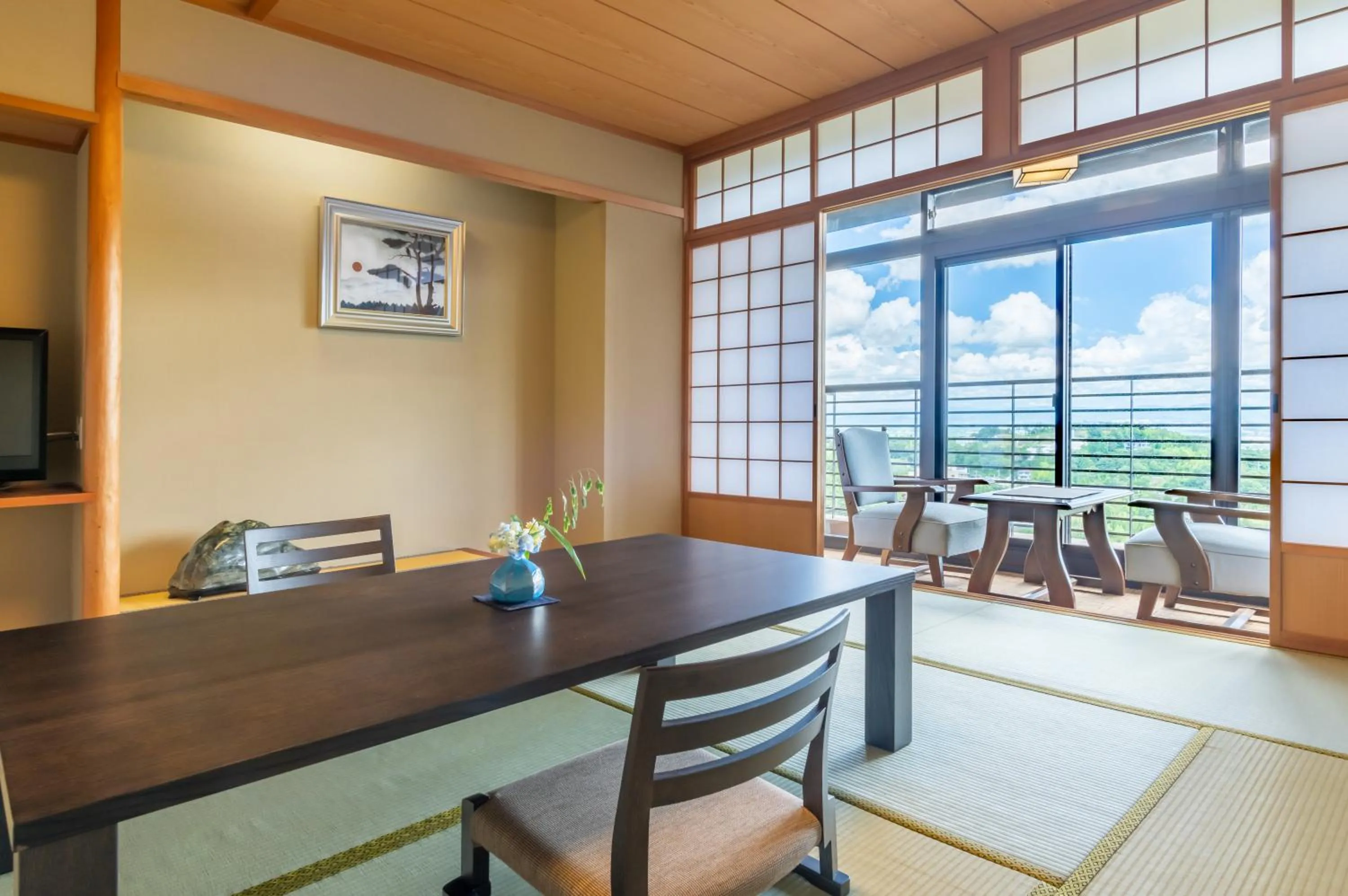 Photo of the whole room in Motoyu Kosenkaku