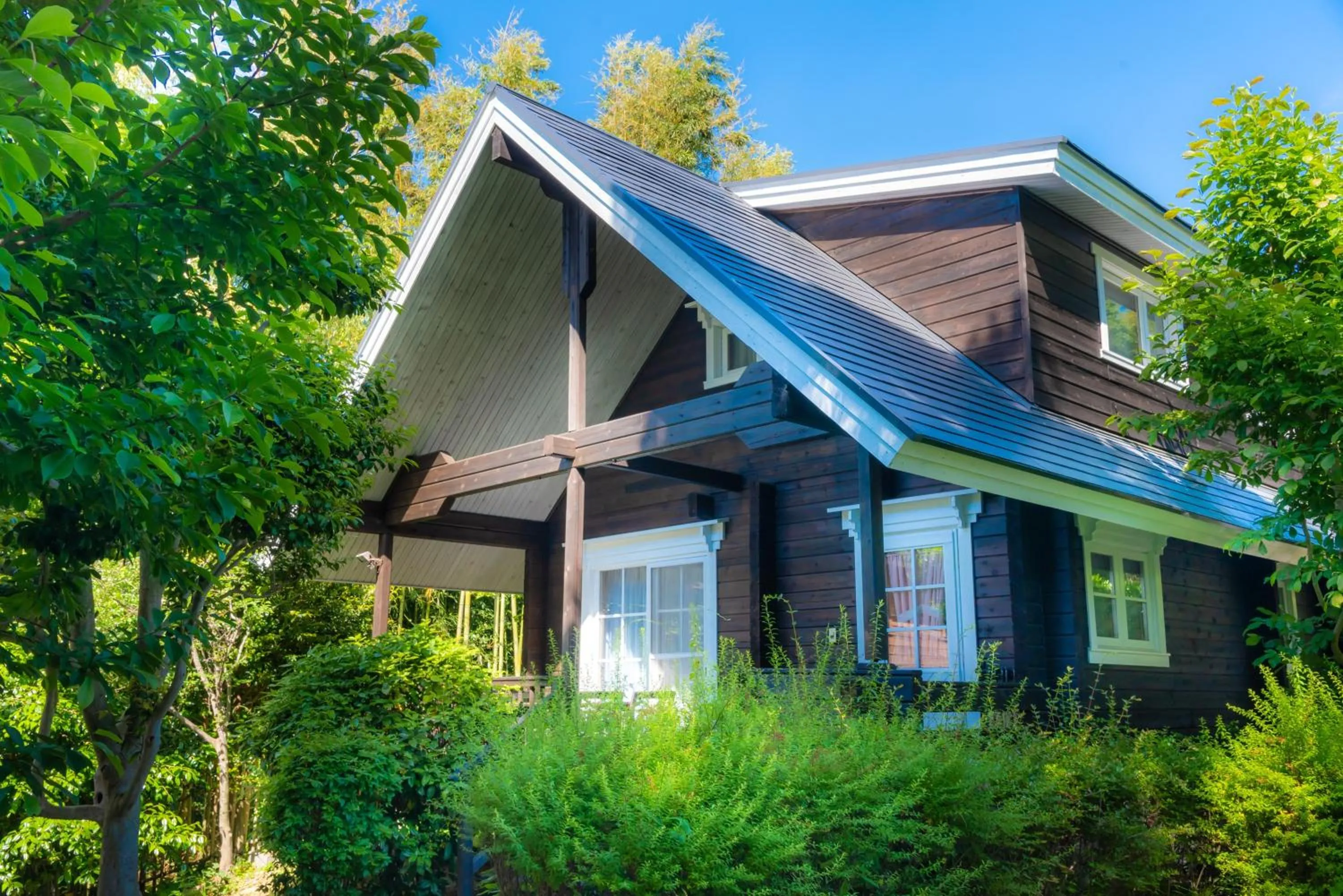 Property building in Motoyu Kosenkaku