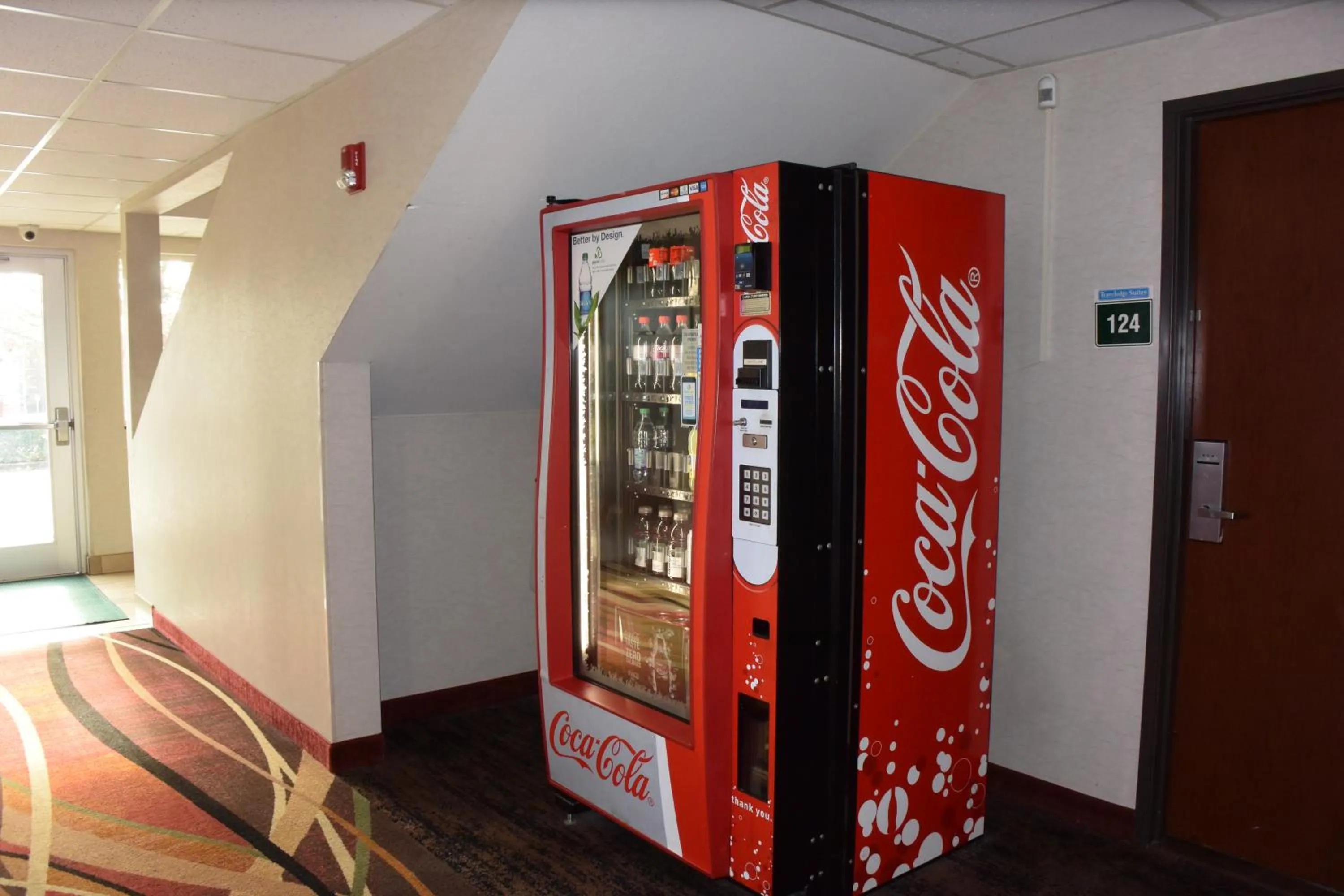 On-site shops in Travelodge by Wyndham, Newberg