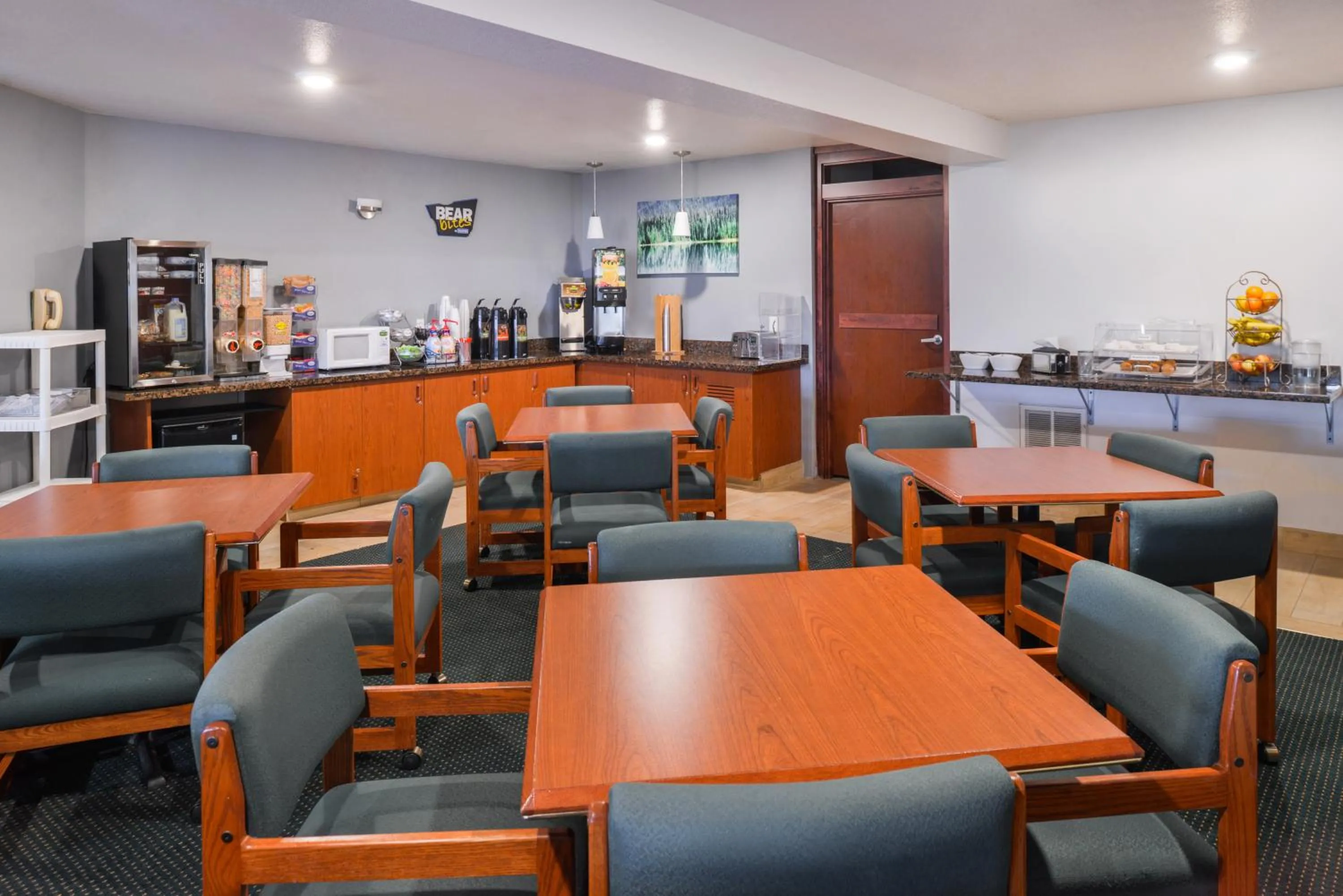 Breakfast in Travelodge by Wyndham, Newberg