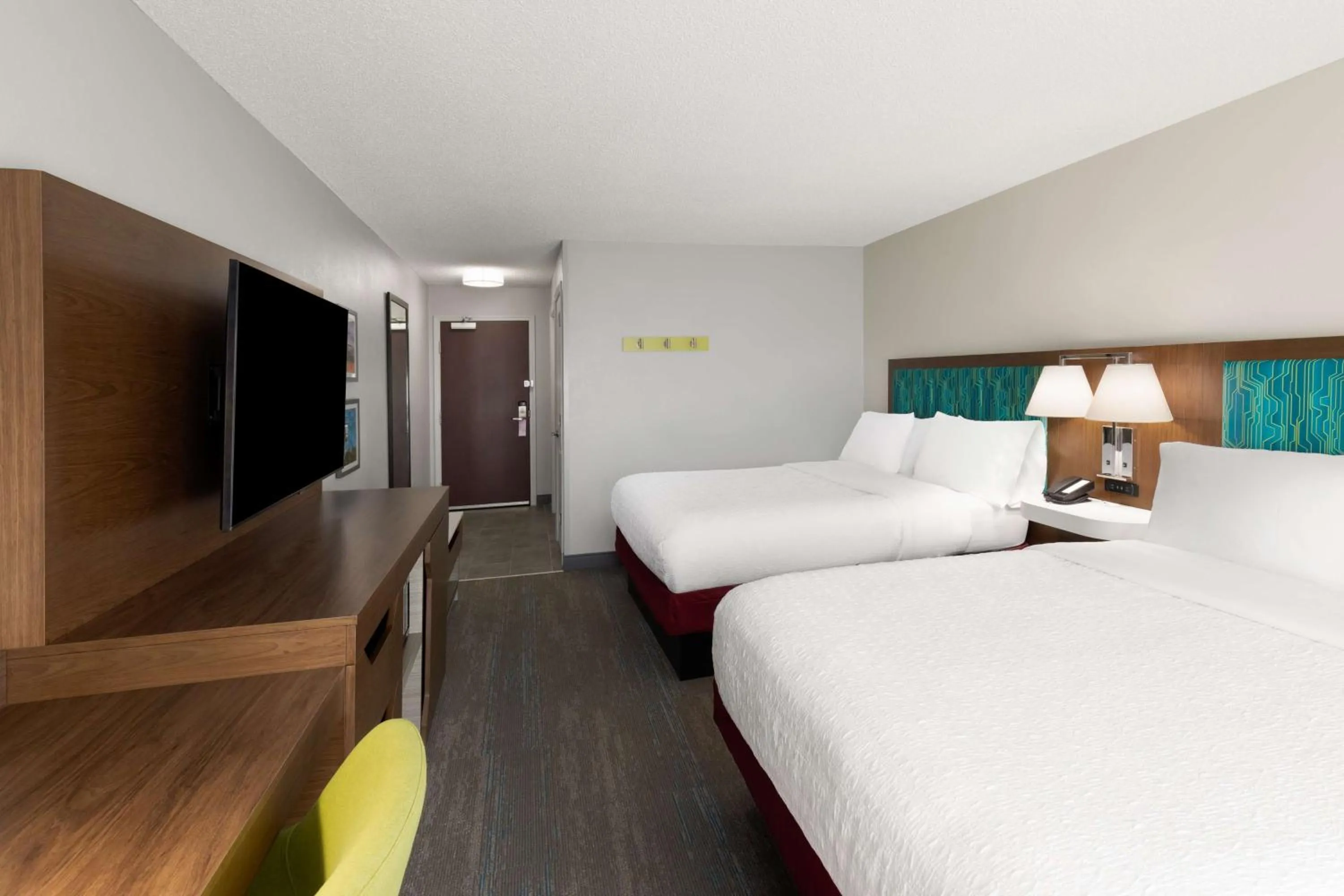 Bed in Hampton Inn & Suites Dothan