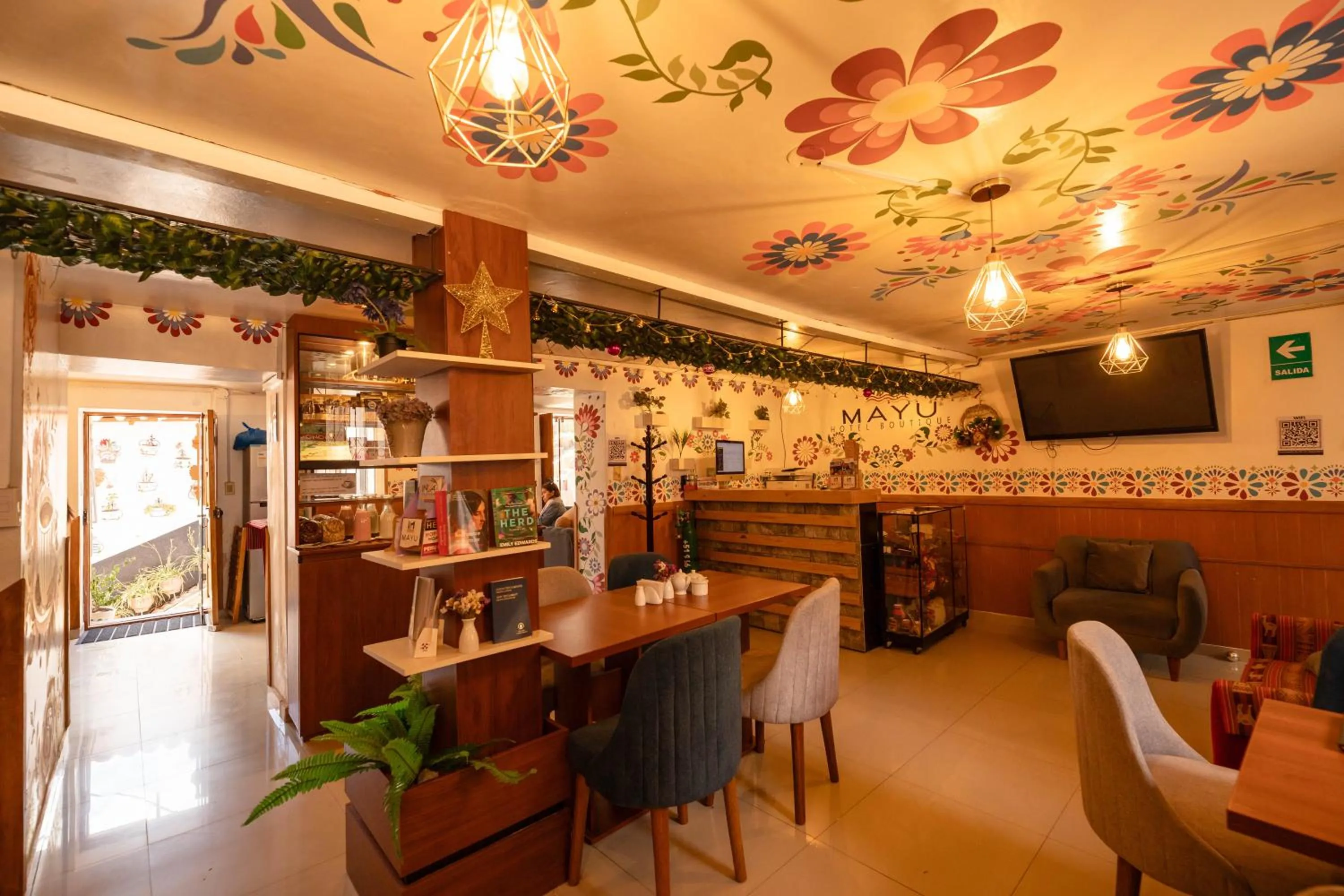 Restaurant/places to eat in Mayu Boutique Hotel