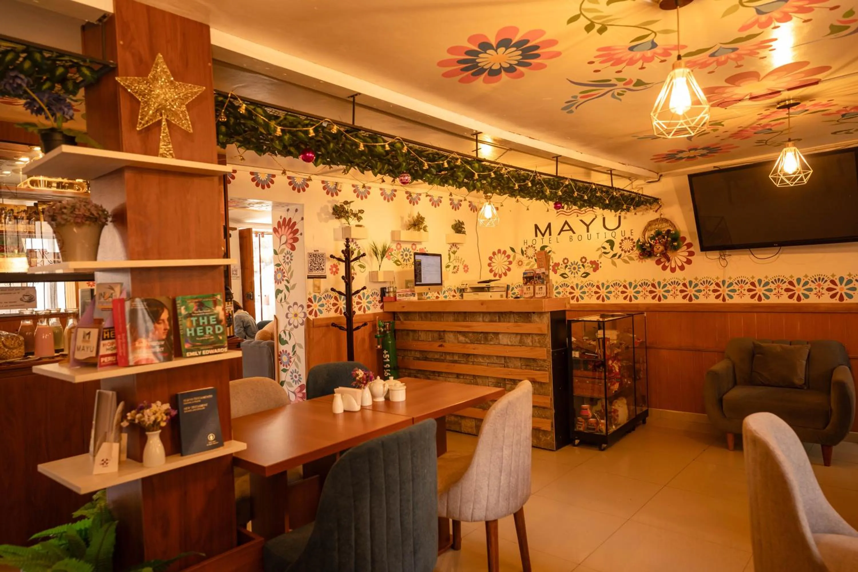 Lobby or reception in Mayu Boutique Hotel