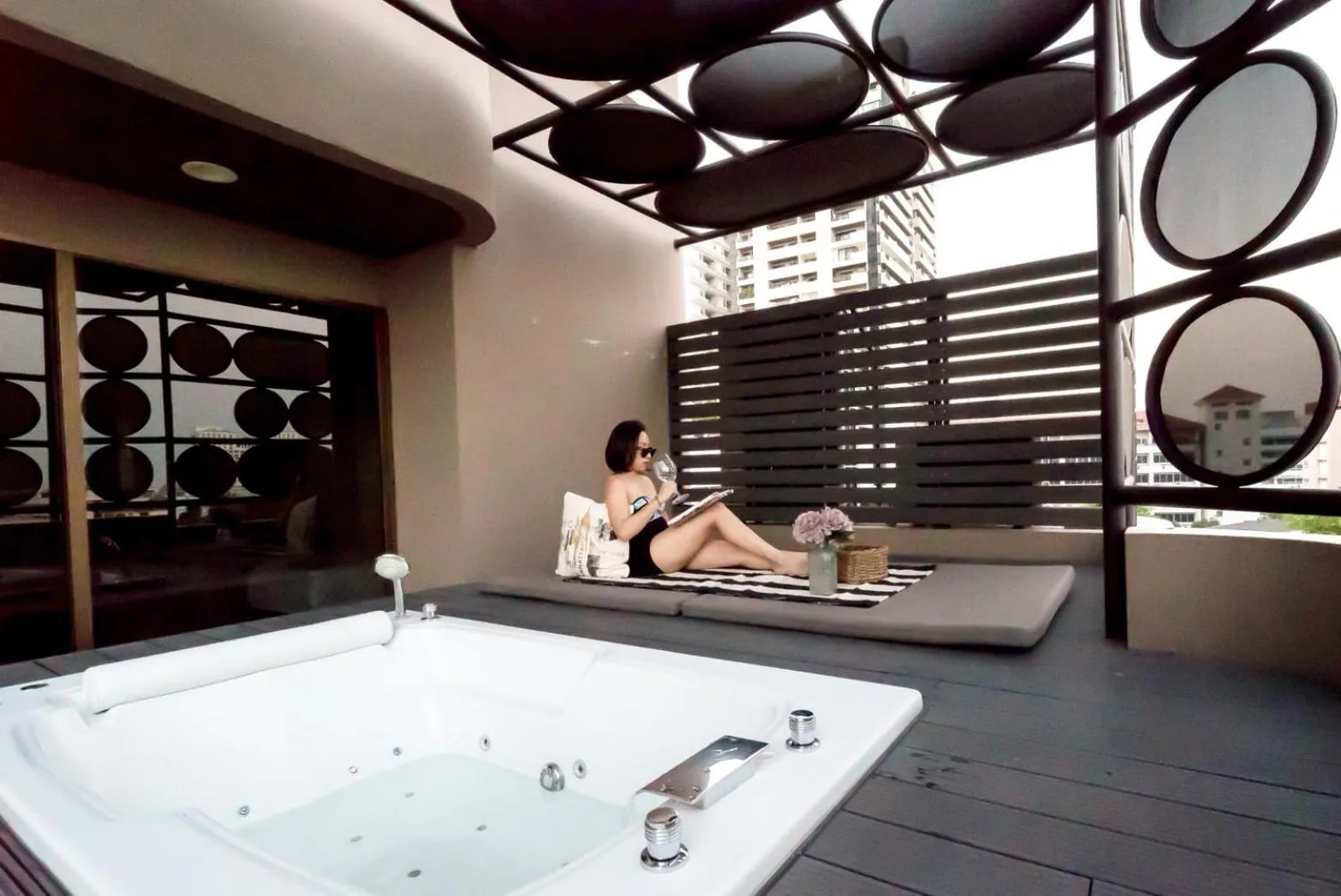 Balcony/Terrace in THEA Private Suites by TH District