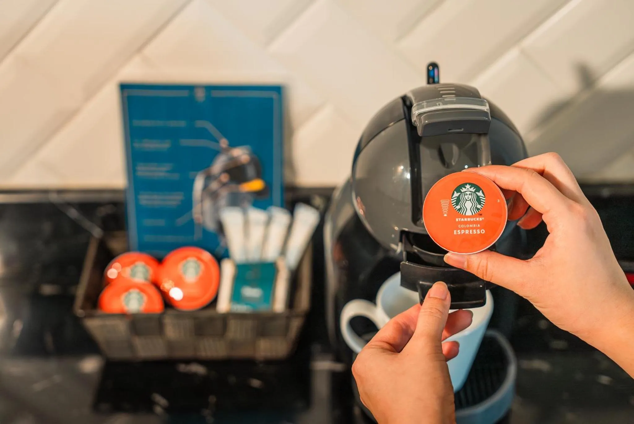 Coffee/tea facilities in THEA Private Suites by TH District