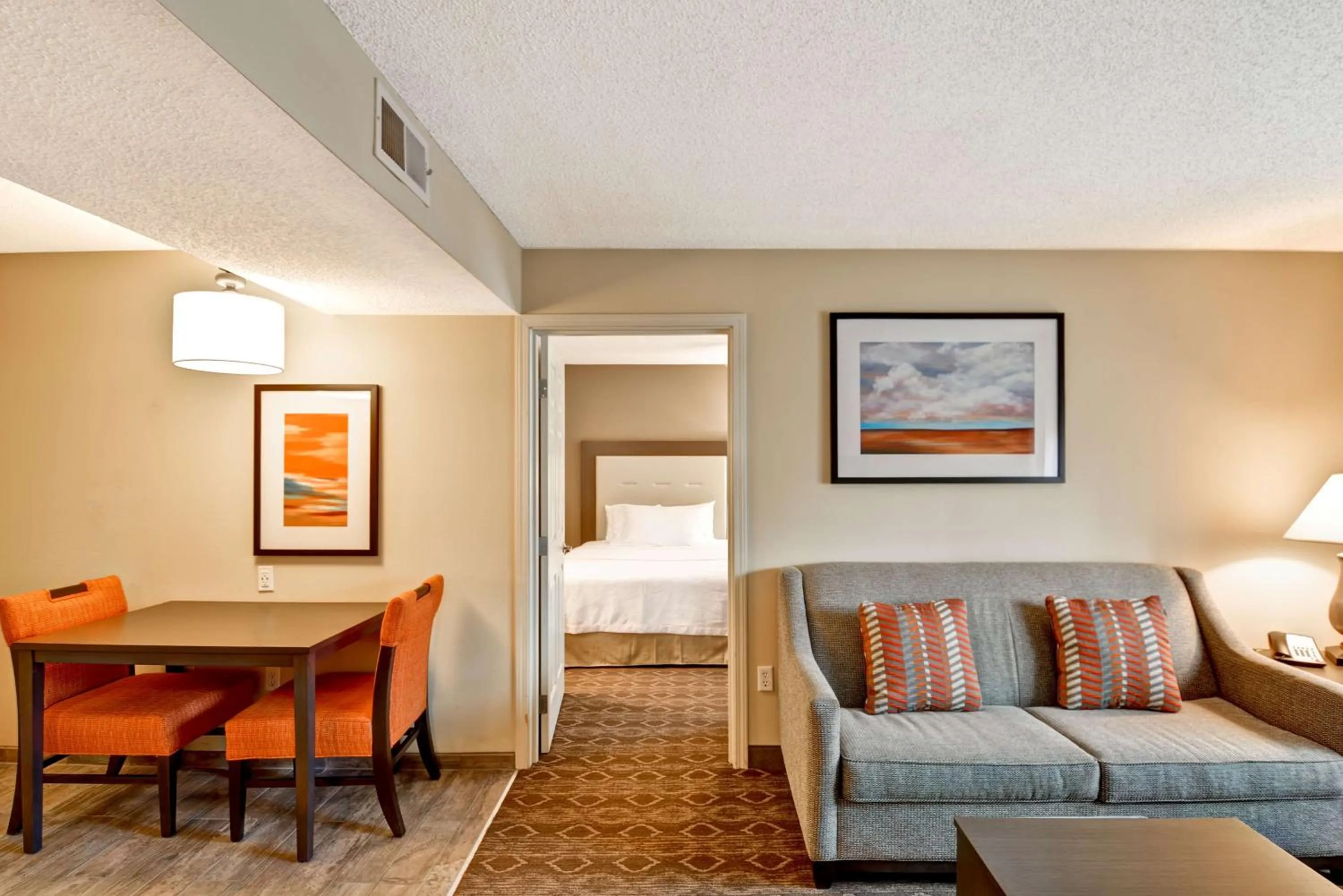 Living room, Bed in Homewood Suites by Hilton Kansas City/Overland Park