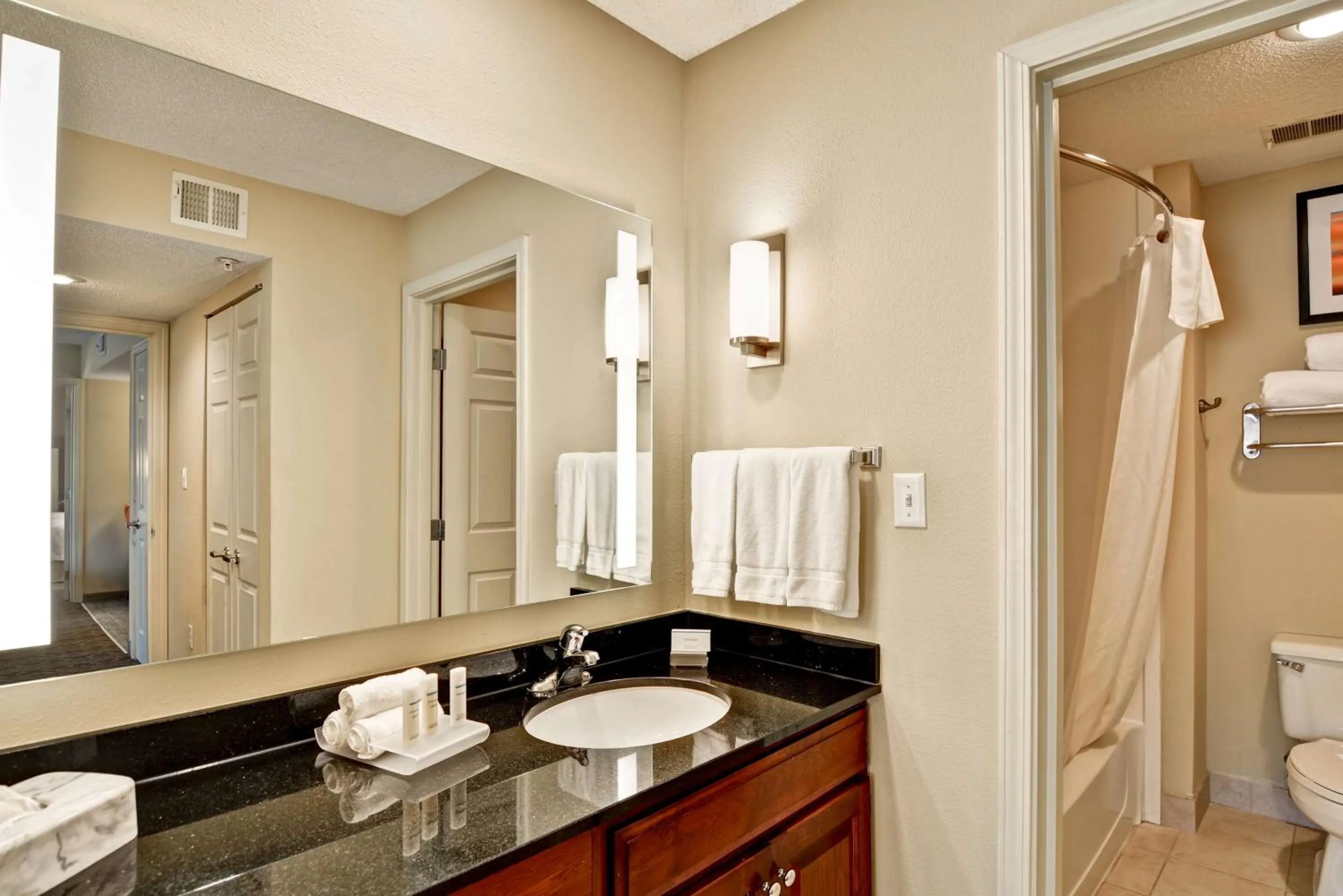 Bathroom in Homewood Suites by Hilton Kansas City/Overland Park