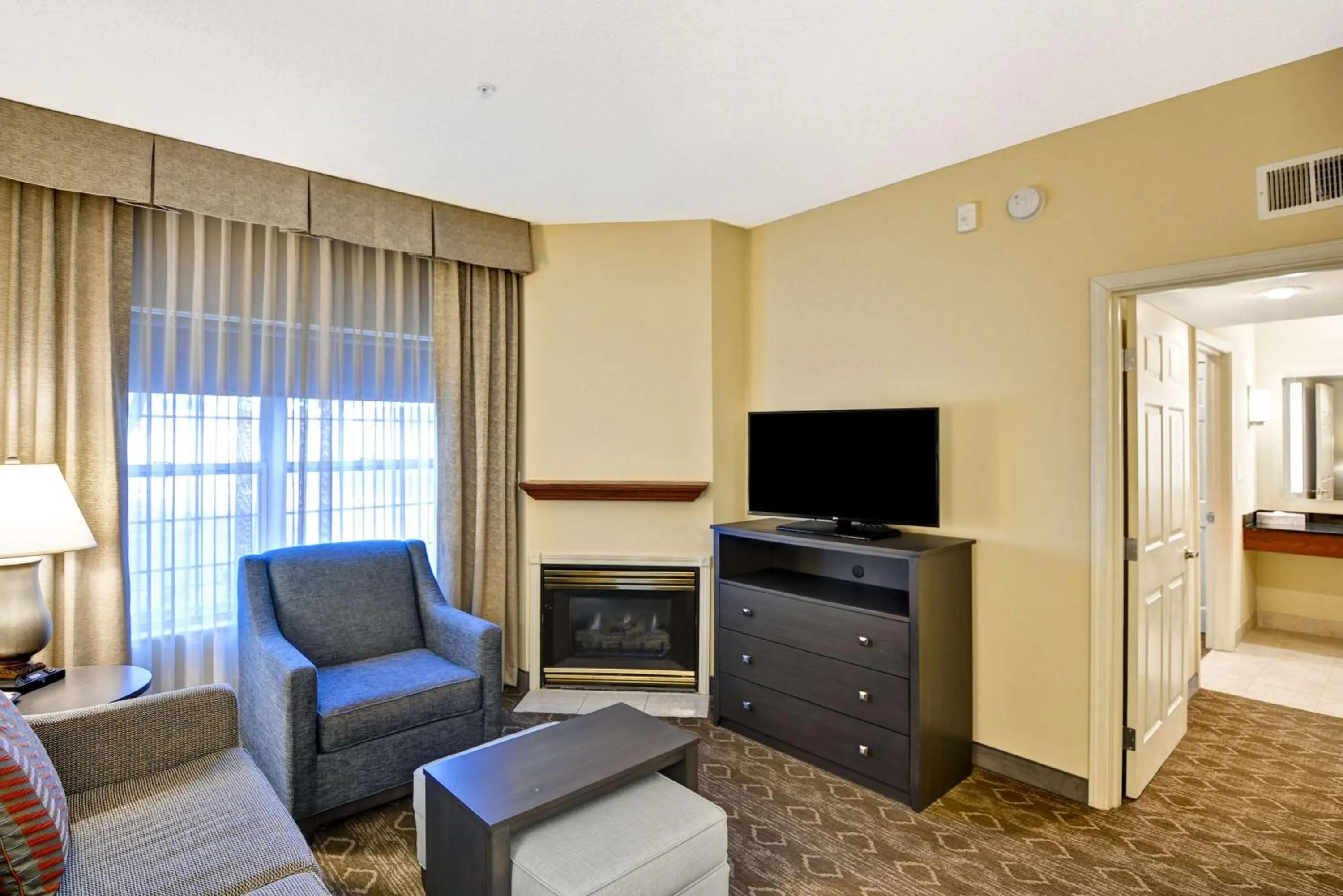 Bedroom in Homewood Suites by Hilton Kansas City/Overland Park