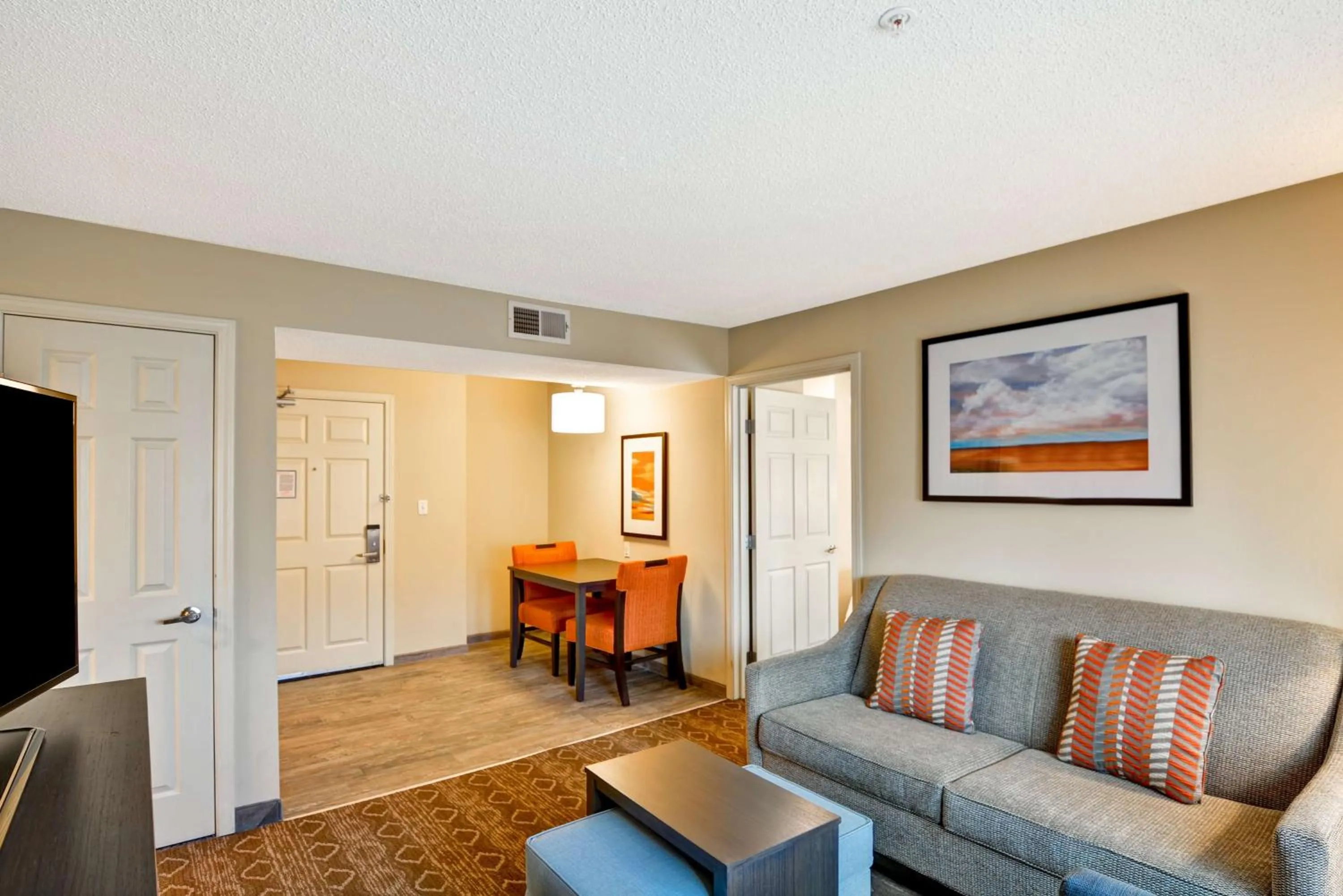 Bedroom in Homewood Suites by Hilton Kansas City/Overland Park