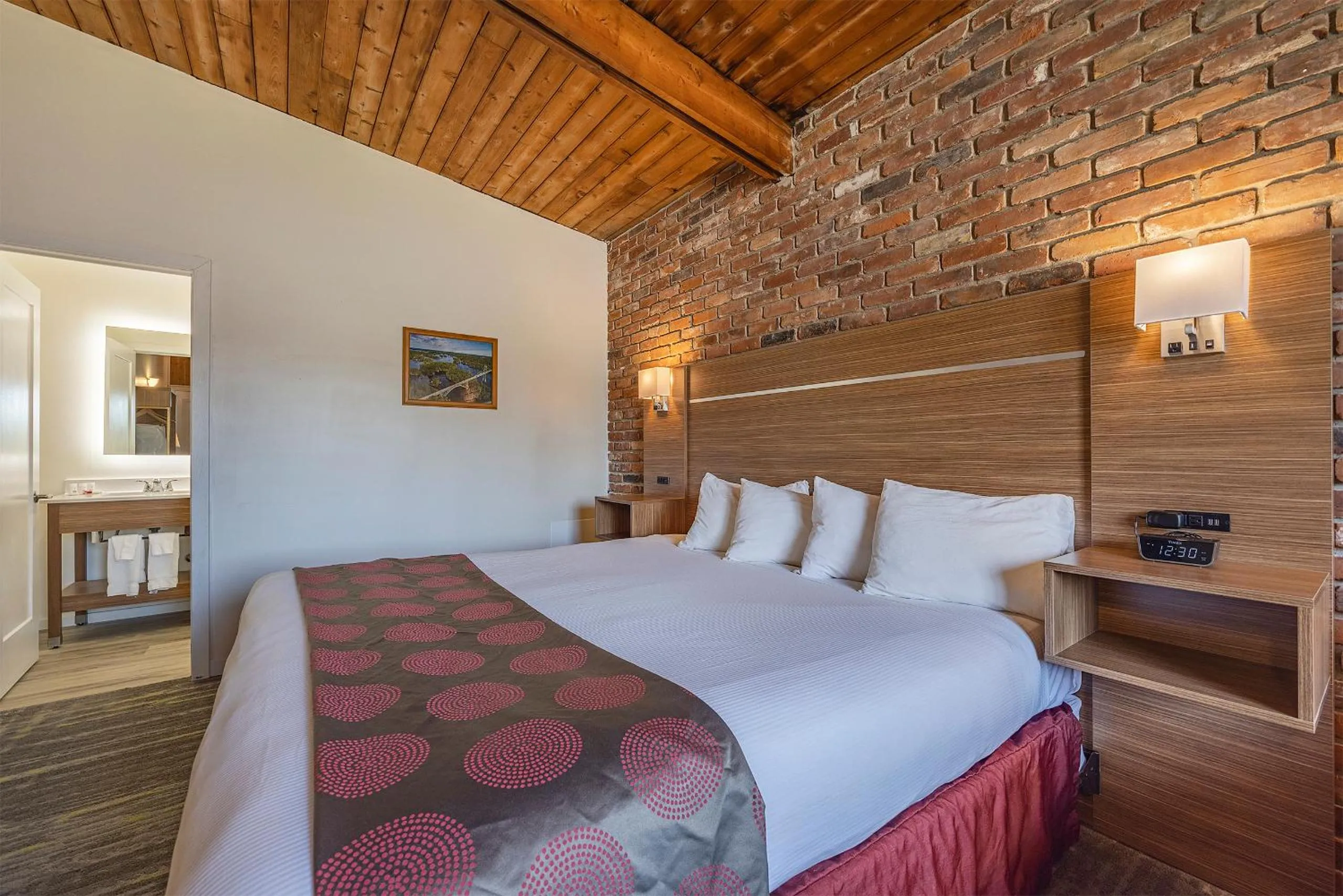 Bed in Ramada by Wyndham 1000 Islands Gananoque