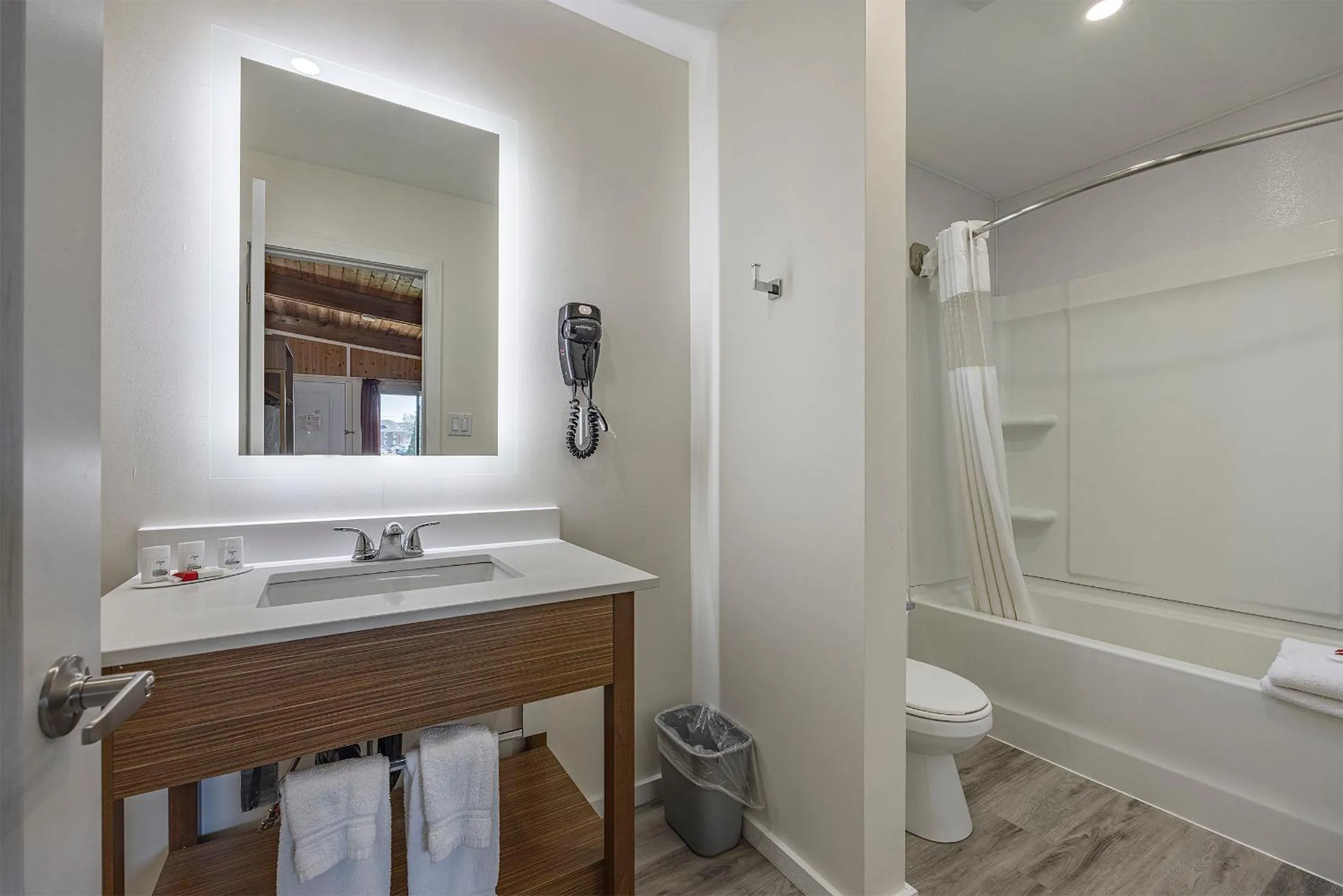 Bathroom in Ramada by Wyndham 1000 Islands Gananoque