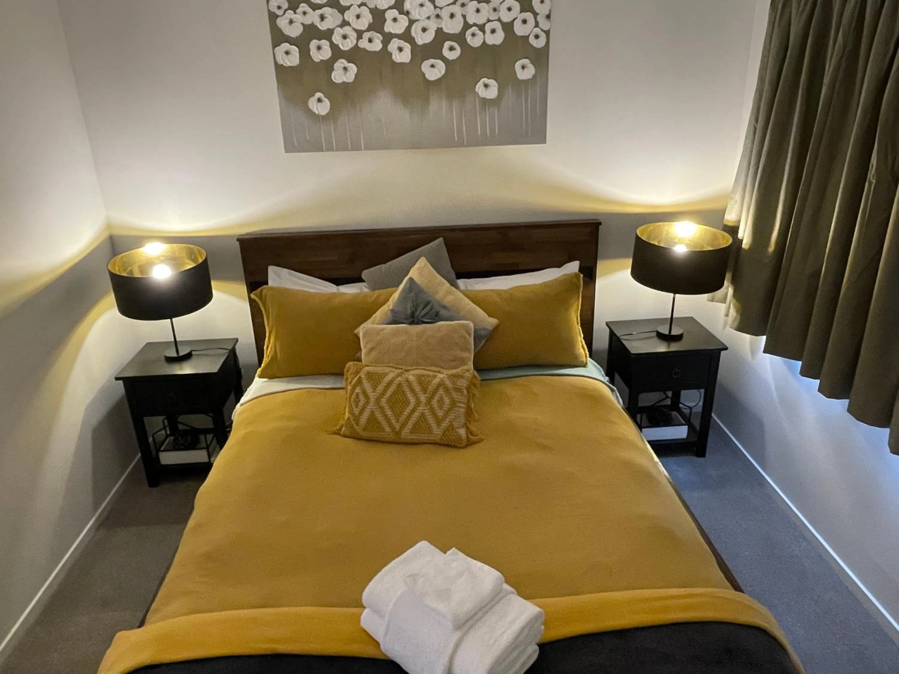 Bed in Flat Bush Holiday Accommodation