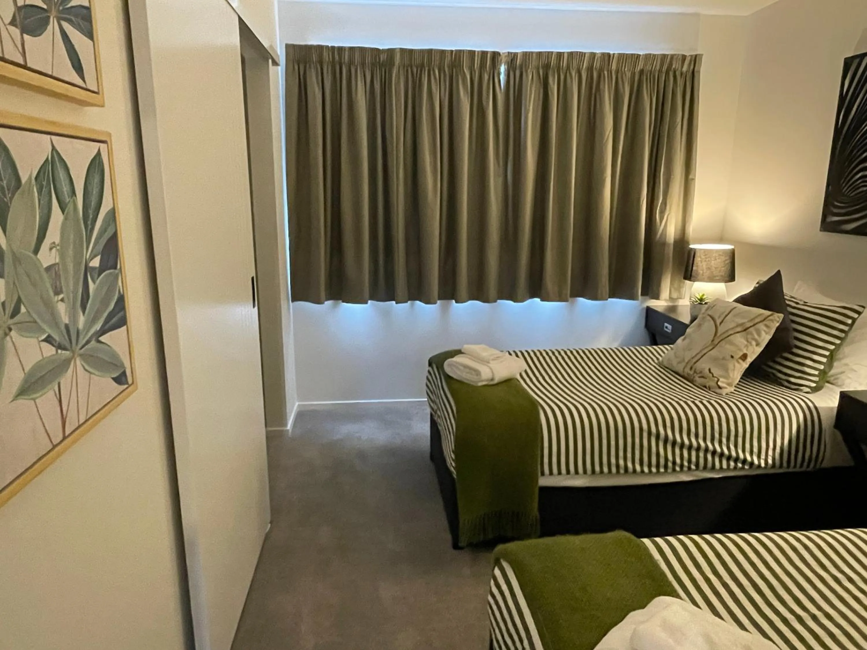 Bed in Flat Bush Holiday Accommodation