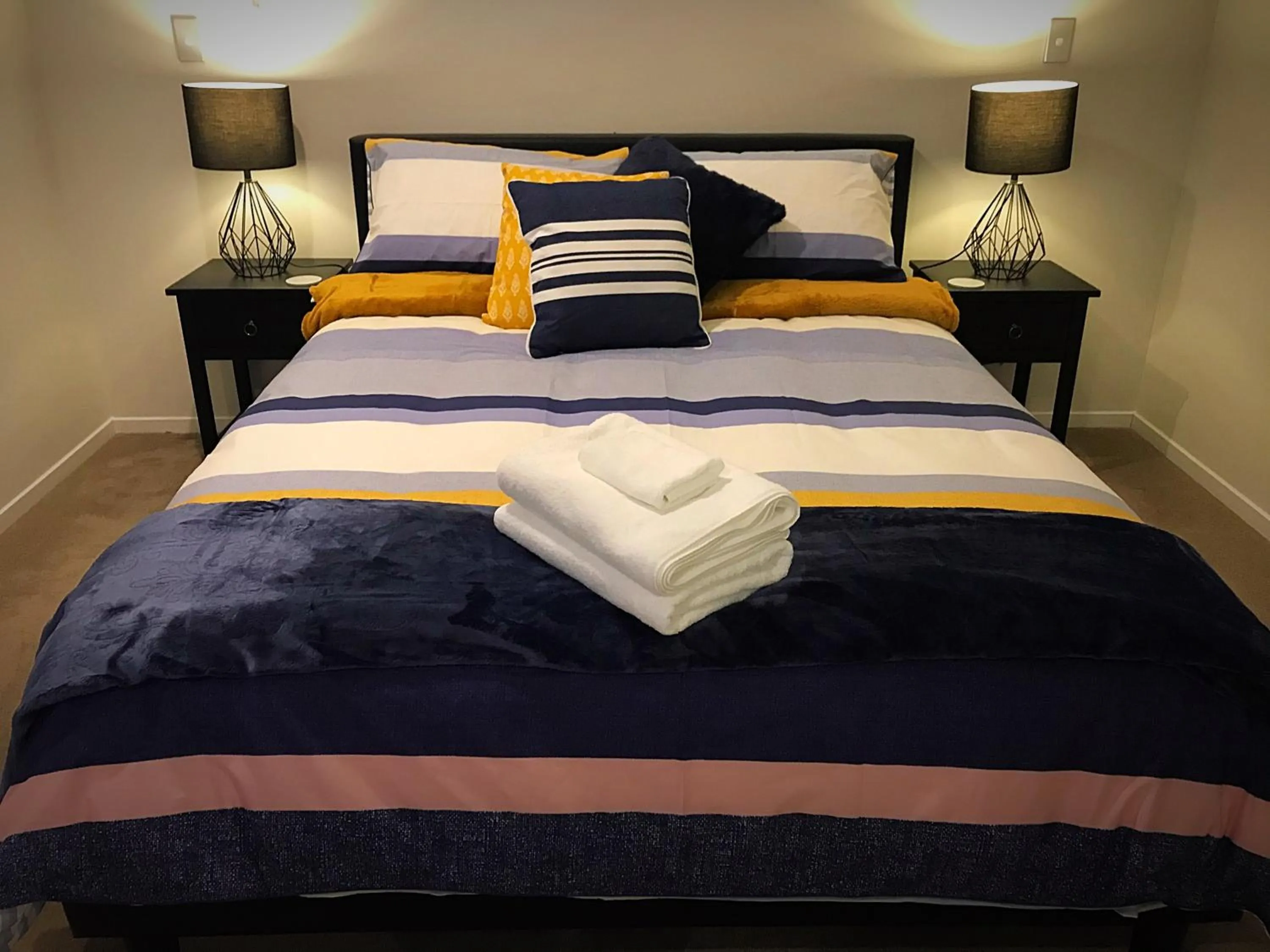 Bed in Flat Bush Holiday Accommodation