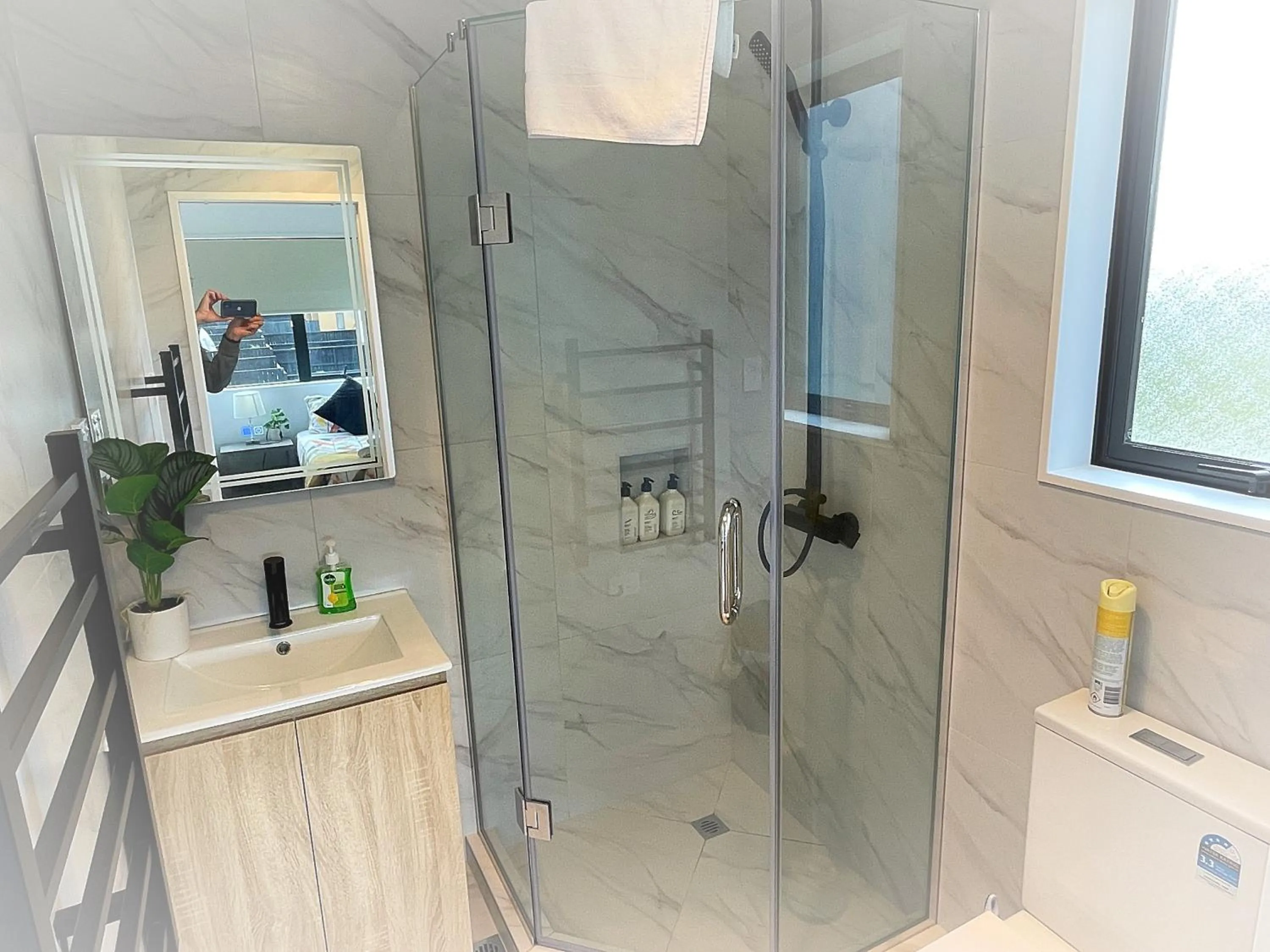 Shower in Flat Bush Holiday Accommodation