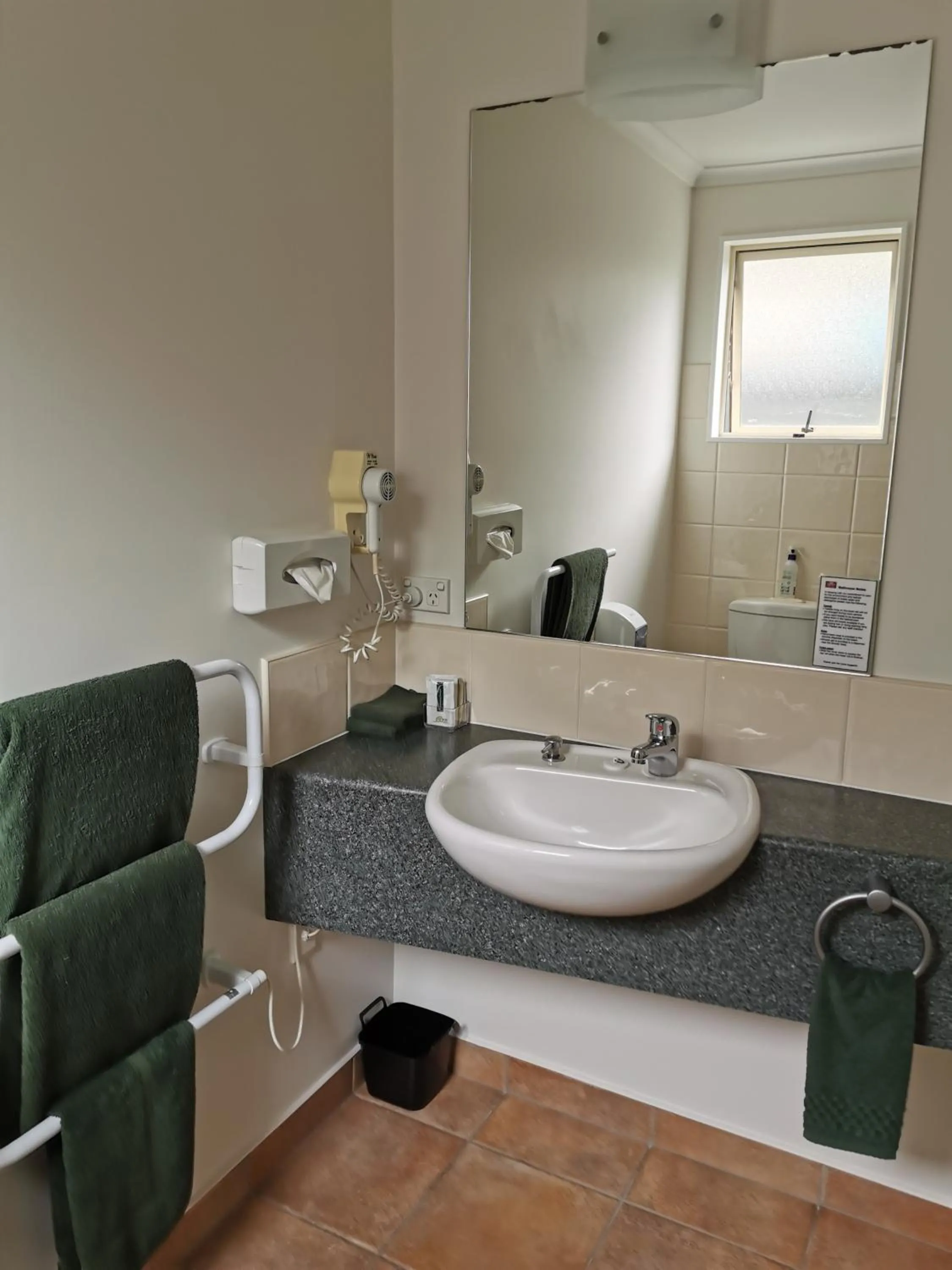 Bks Egmont Motor Lodge