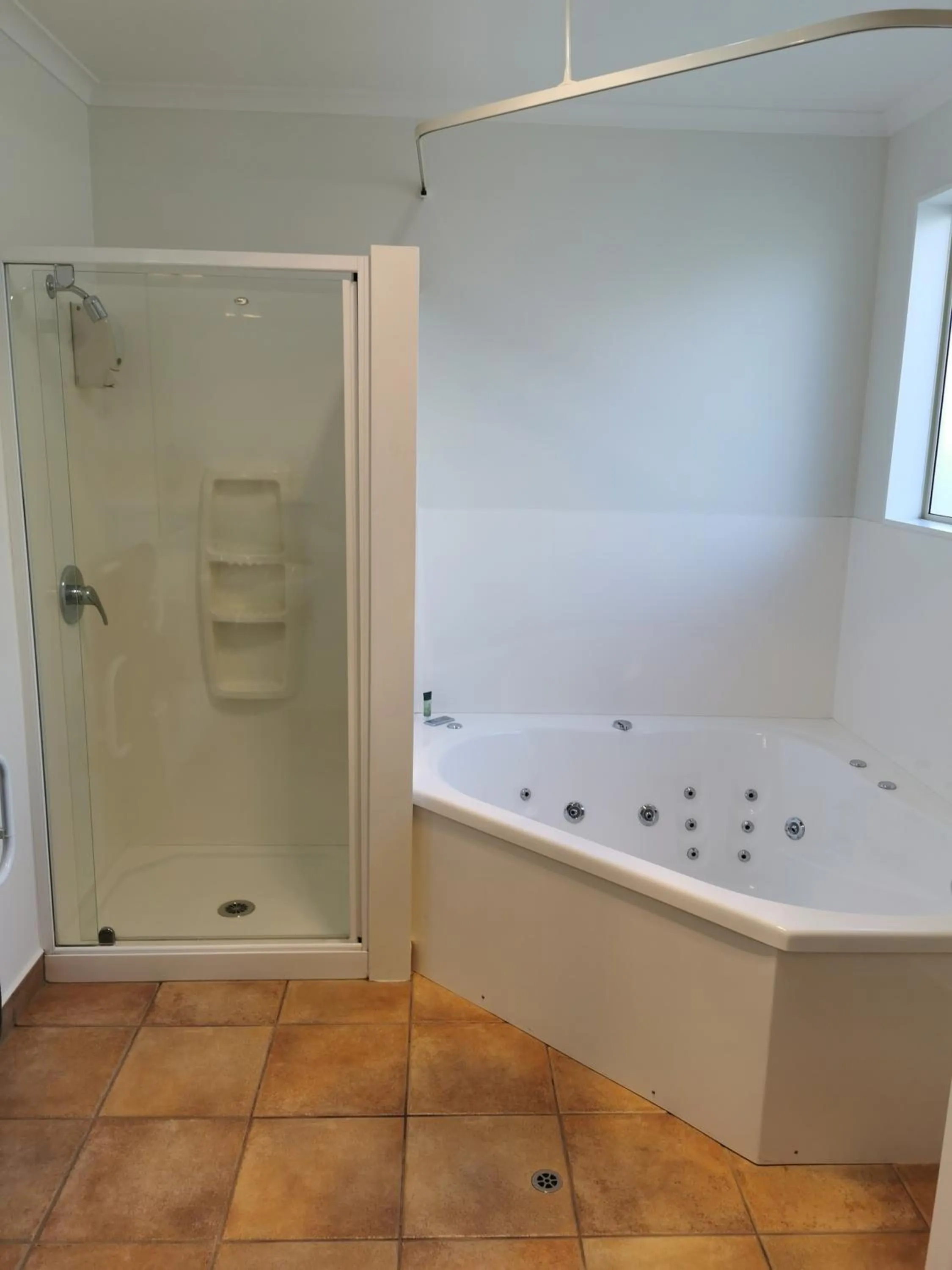 Bks Egmont Motor Lodge