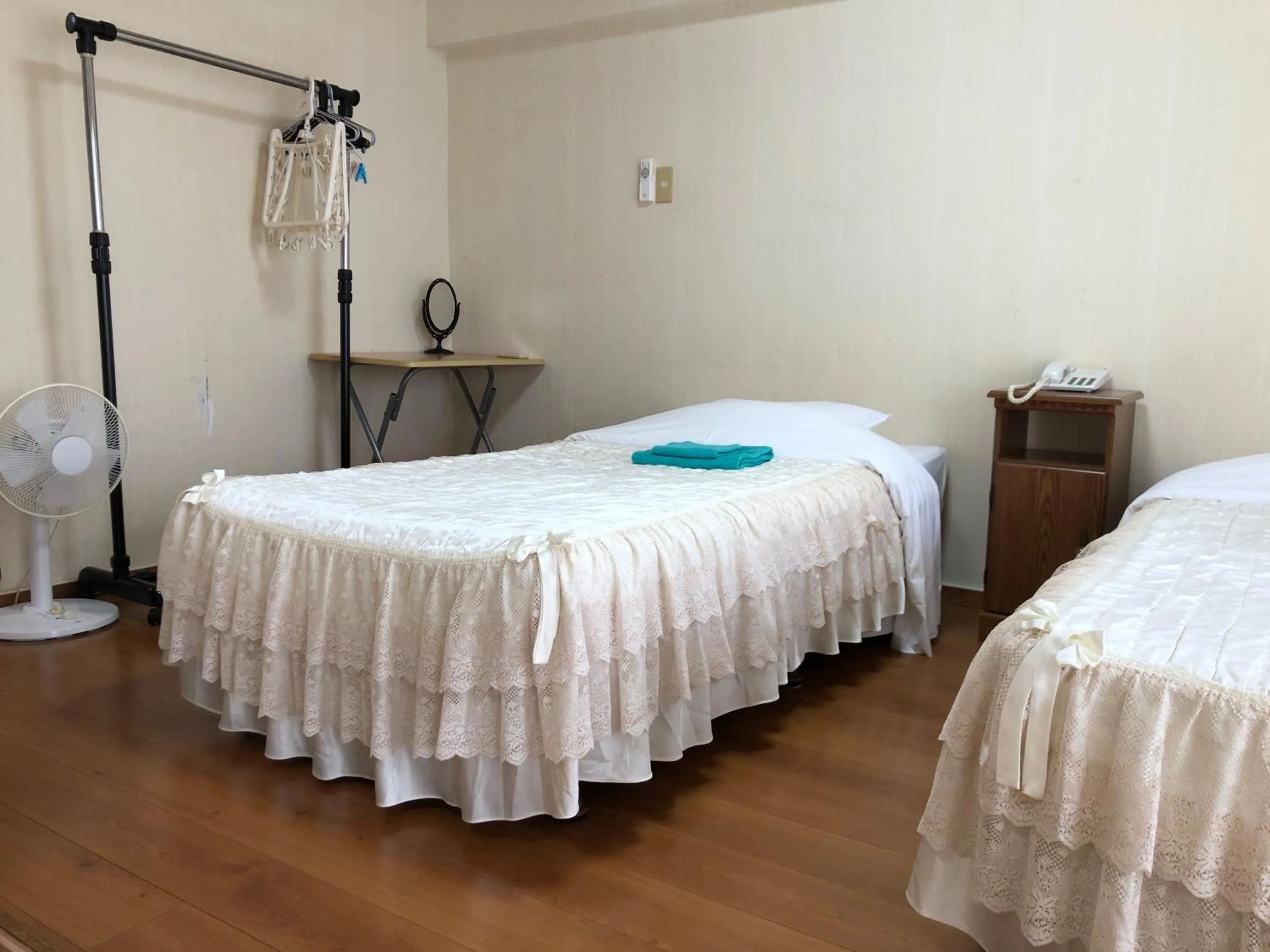 Bed in Weekly Harbourview Mansion Main Building