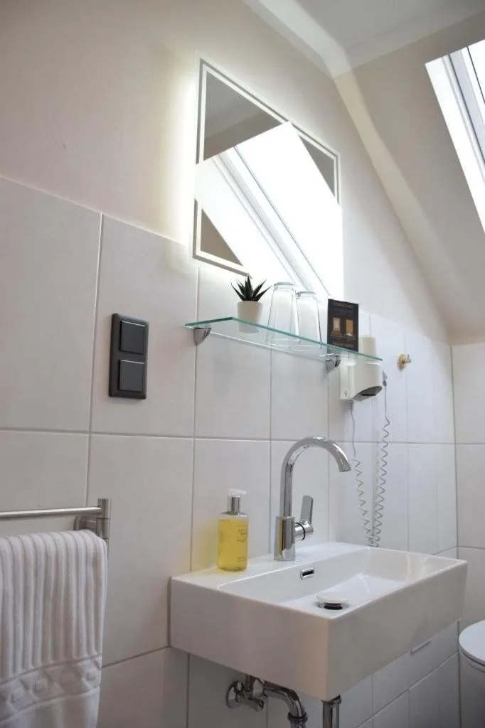 Bathroom in Hotel Garni " Am Domplatz"