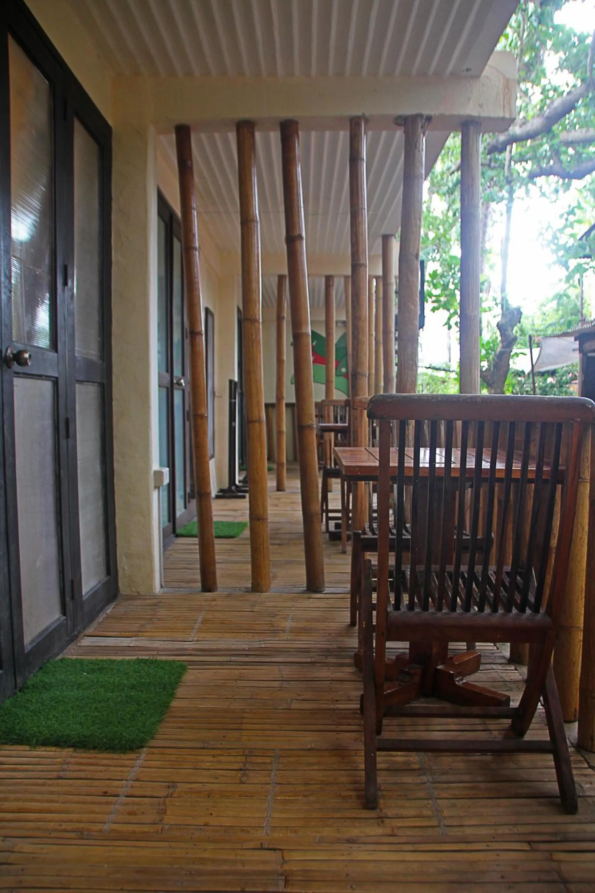 Lazy Dog Bed & Breakfast