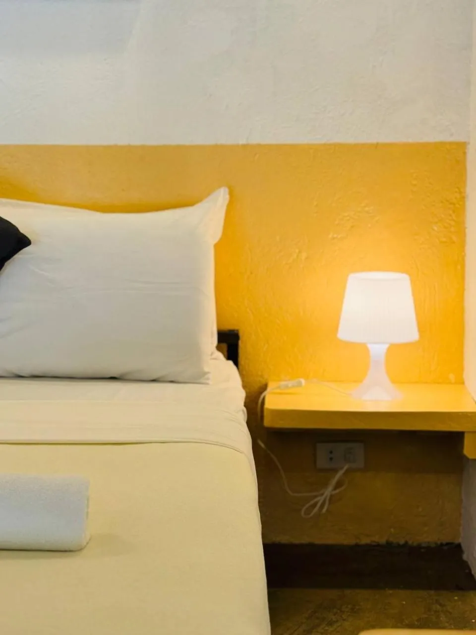 Bed in Lazy Dog Bed & Breakfast