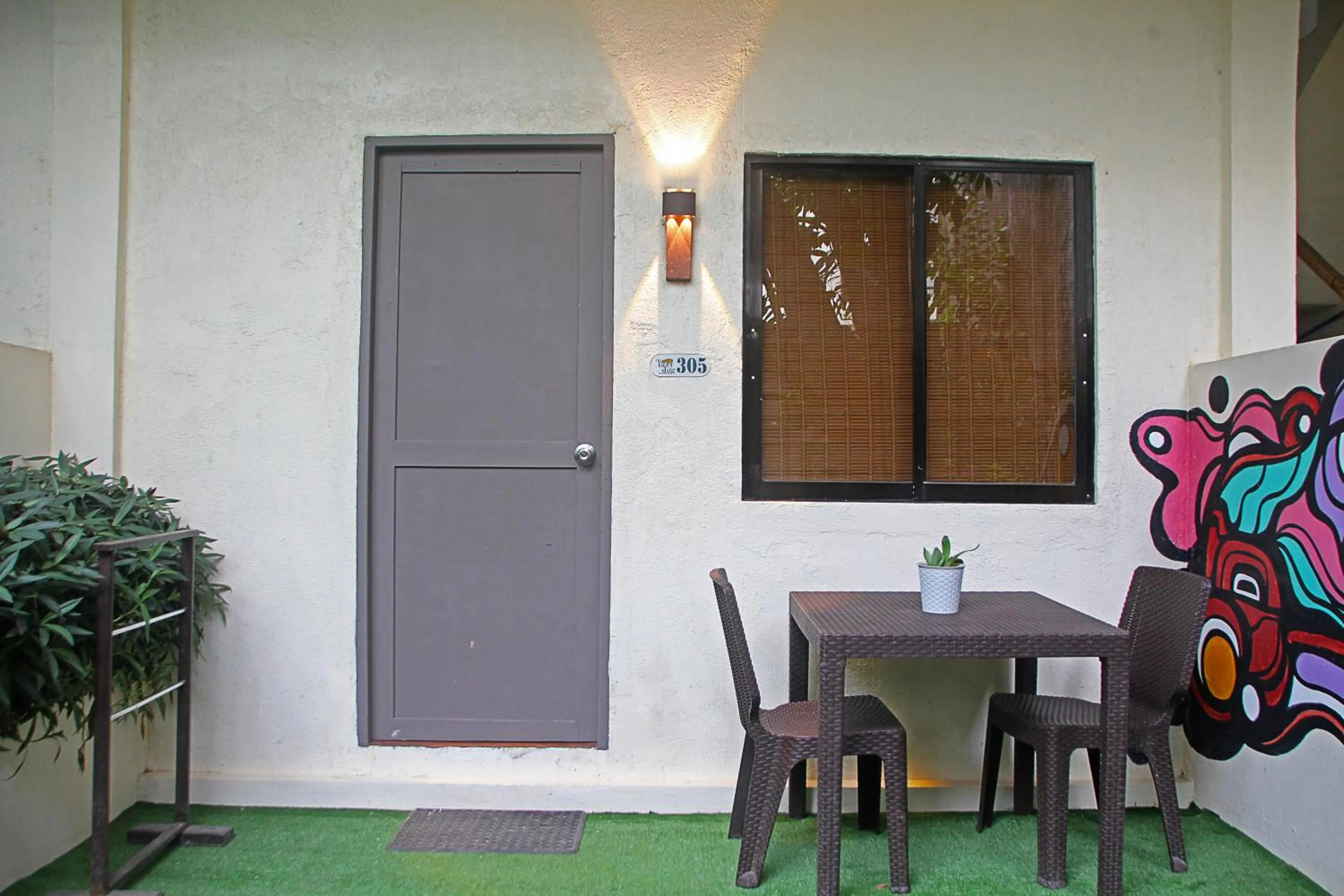 Patio in Lazy Dog Bed & Breakfast